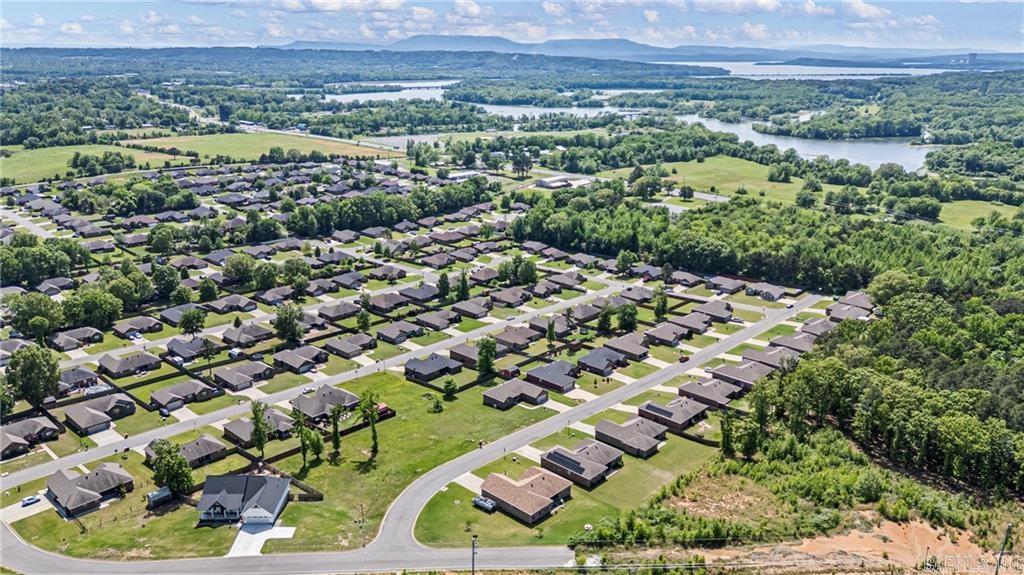 325 Crestwood  Russellville, AR