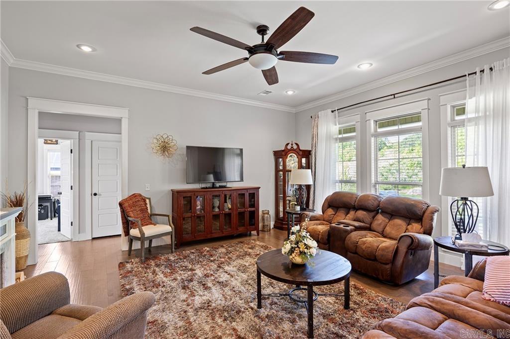 325 Crestwood  Russellville, AR