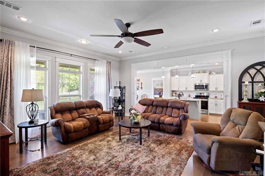 325 Crestwood  Russellville, AR