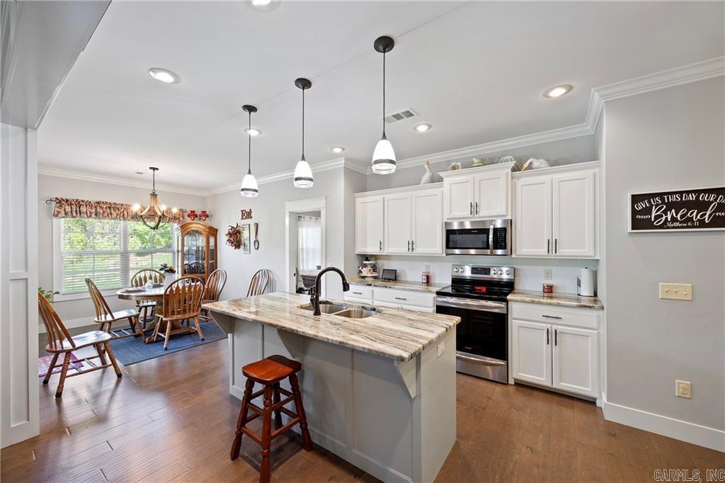 325 Crestwood  Russellville, AR