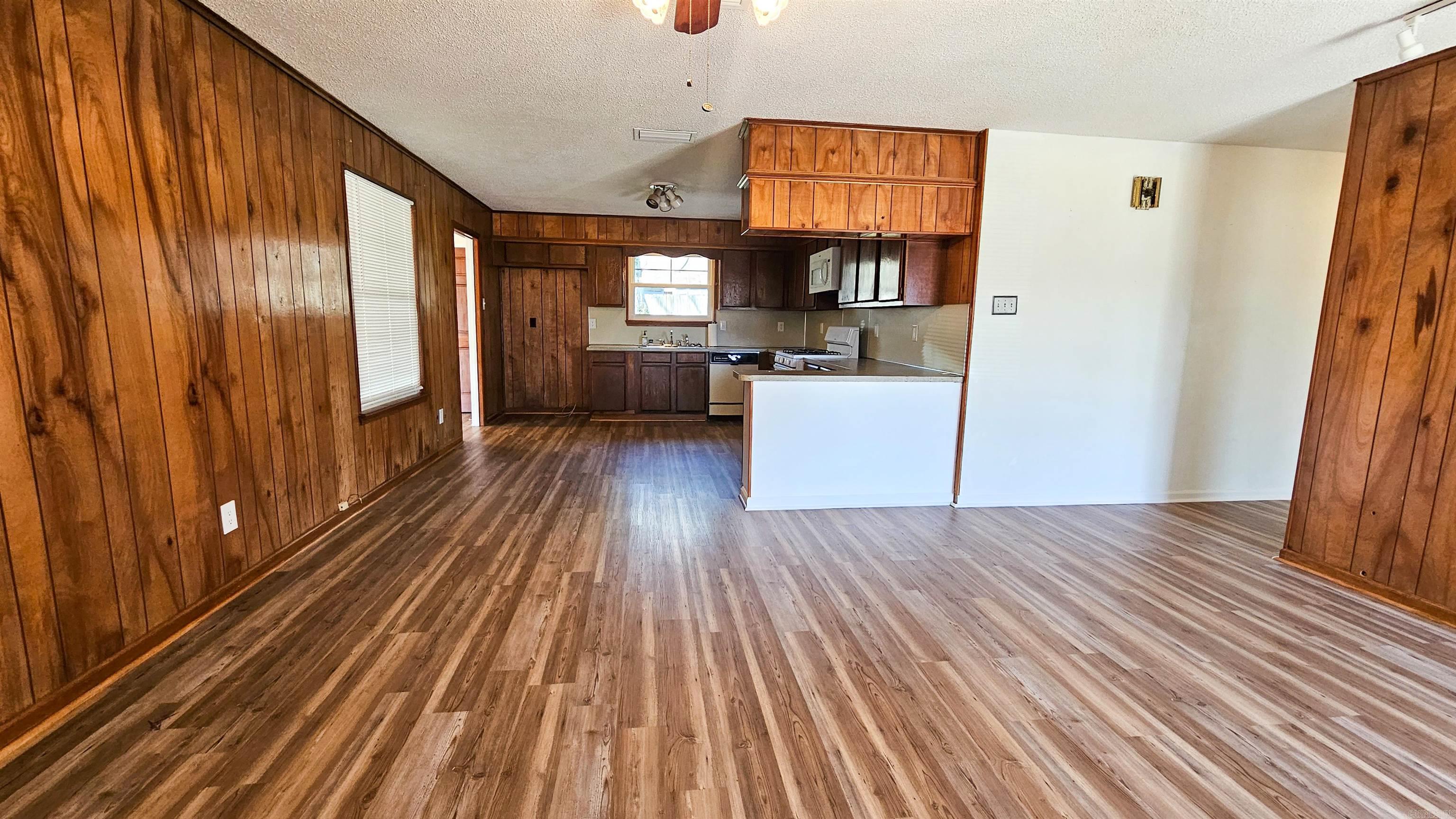 9727 Lanehart  Little Rock, AR