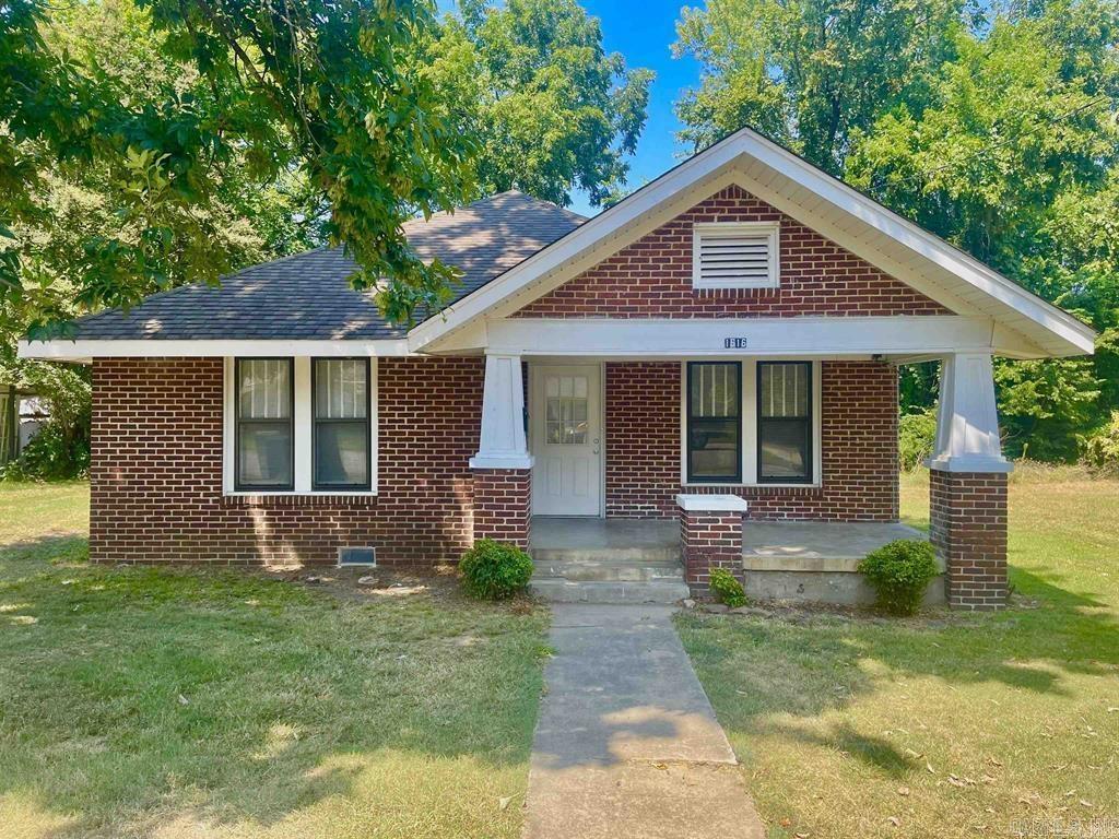1616 Independence  Conway, AR