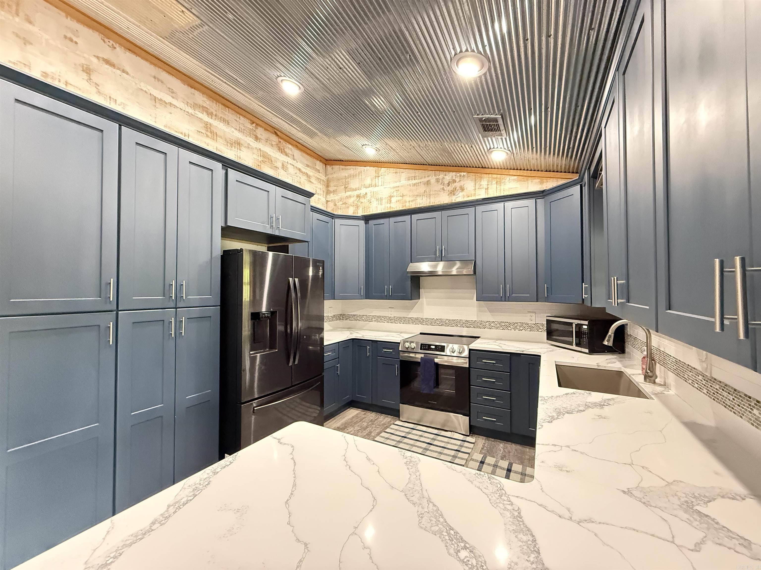 1139 Fayes Forest  Clinton, AR