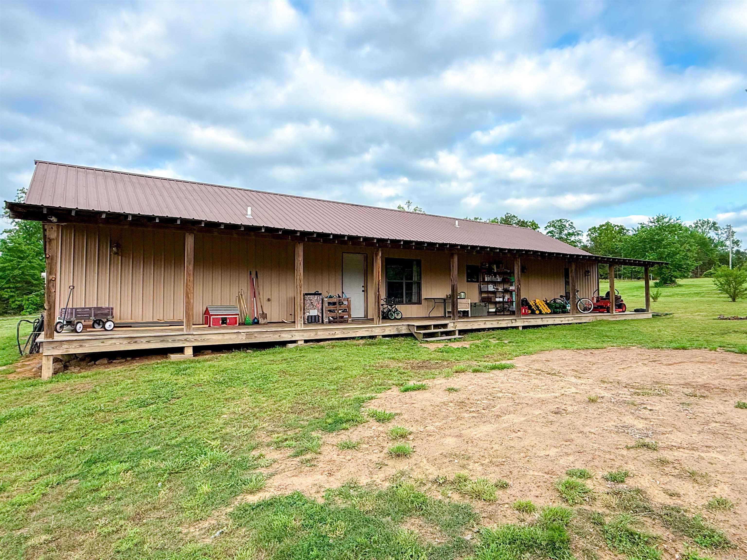 1139 Fayes Forest  Clinton, AR