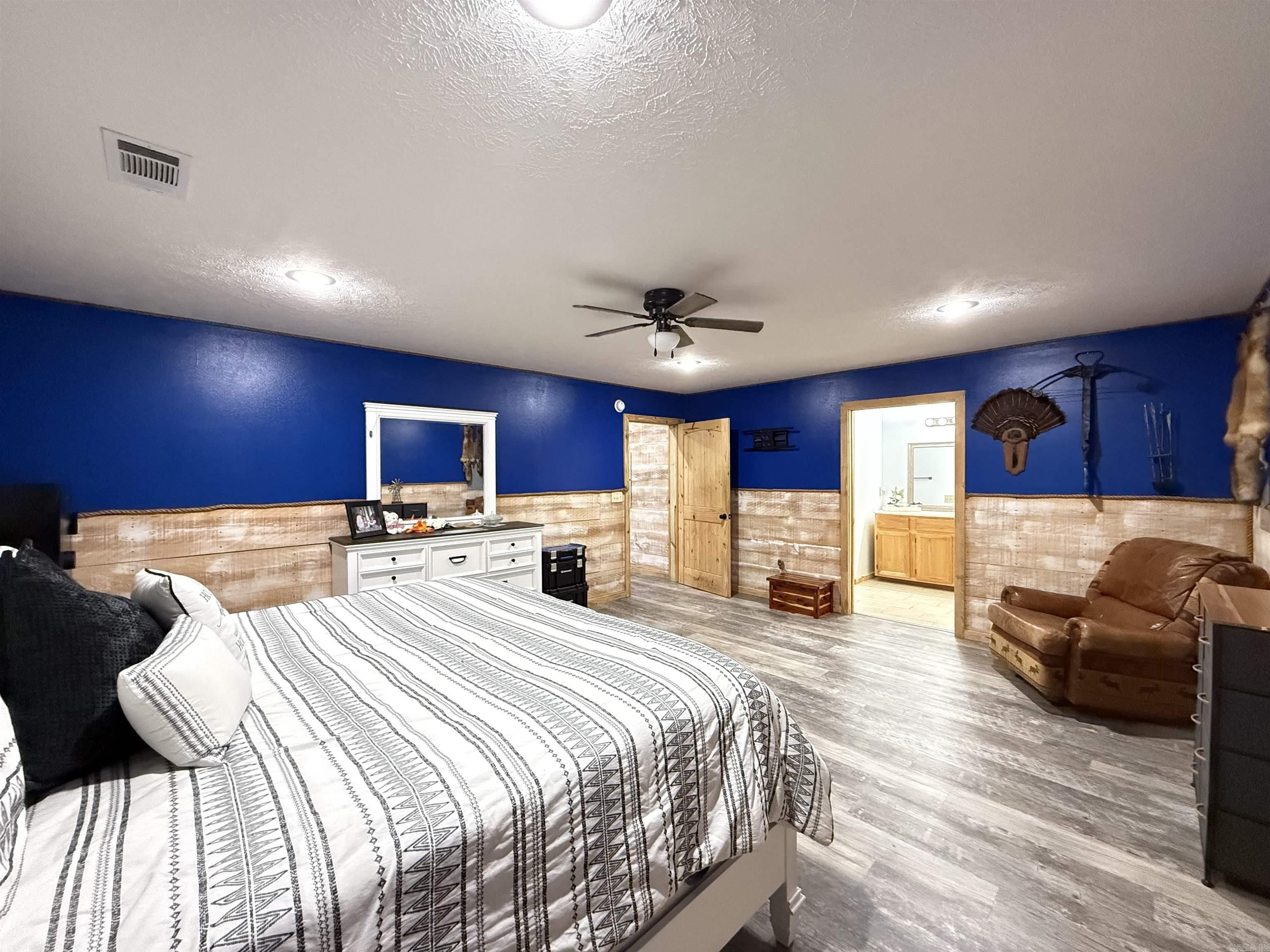 1139 Fayes Forest  Clinton, AR