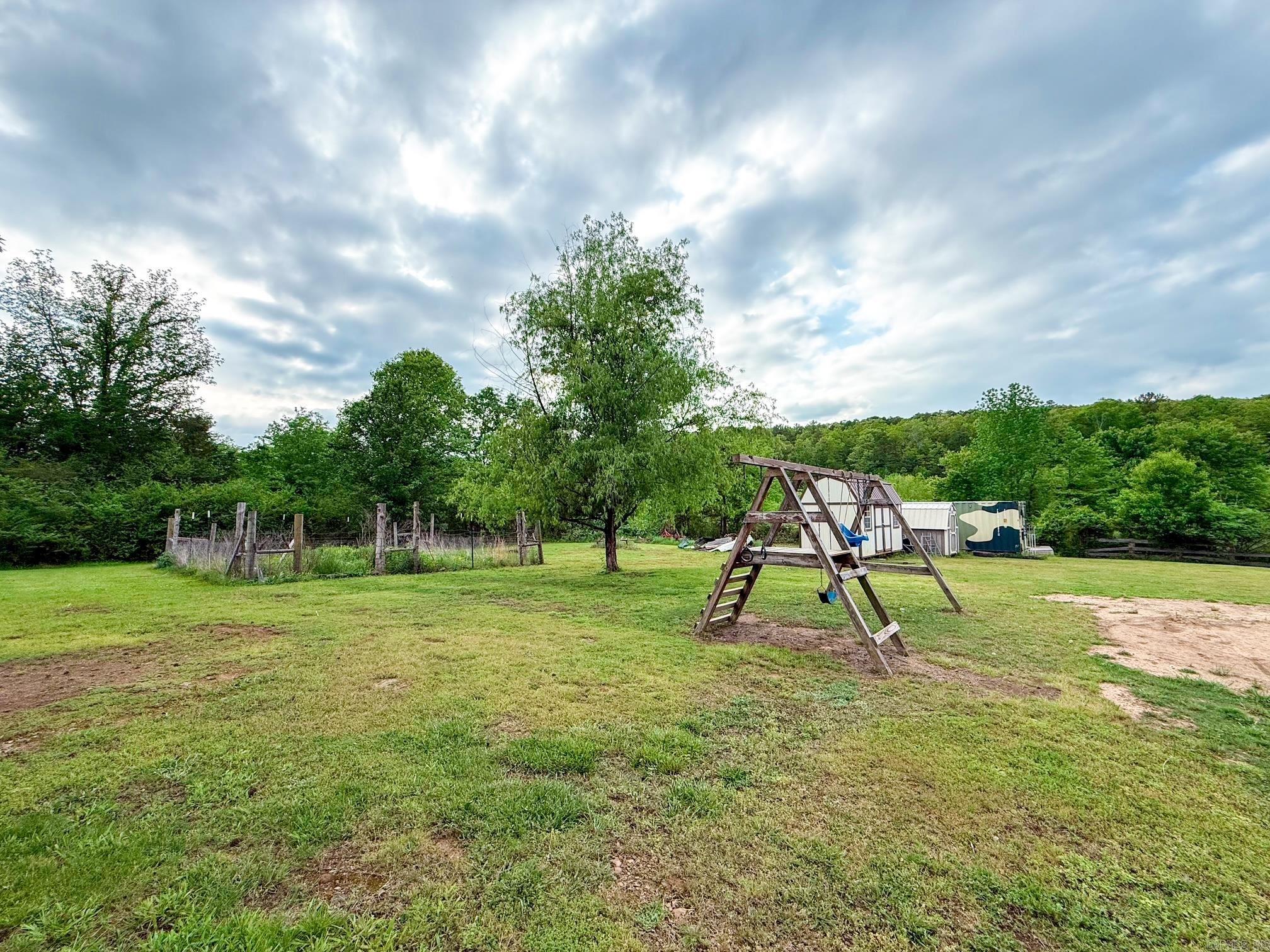 1139 Fayes Forest  Clinton, AR
