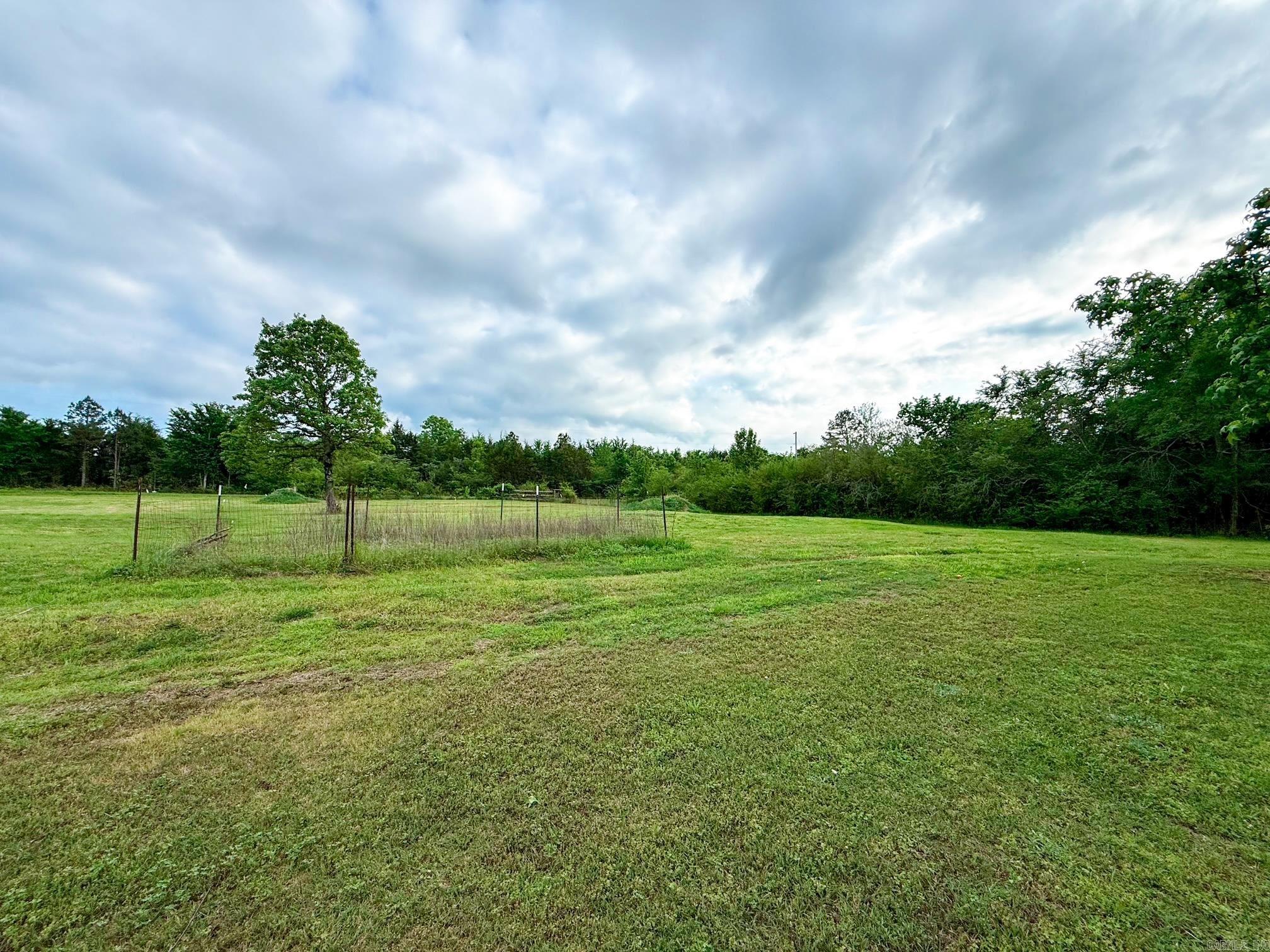 1139 Fayes Forest  Clinton, AR