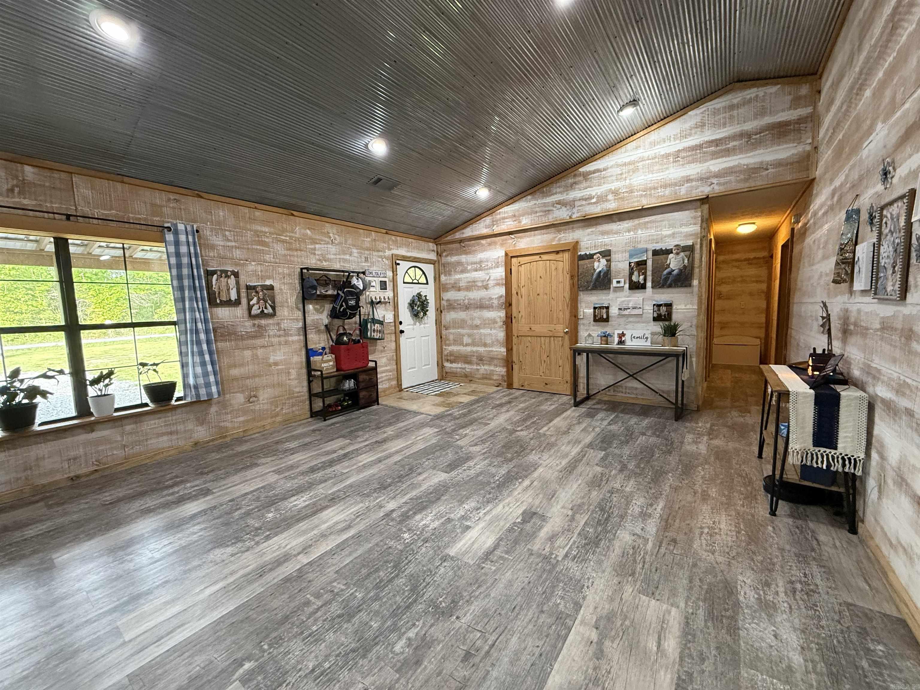 1139 Fayes Forest  Clinton, AR