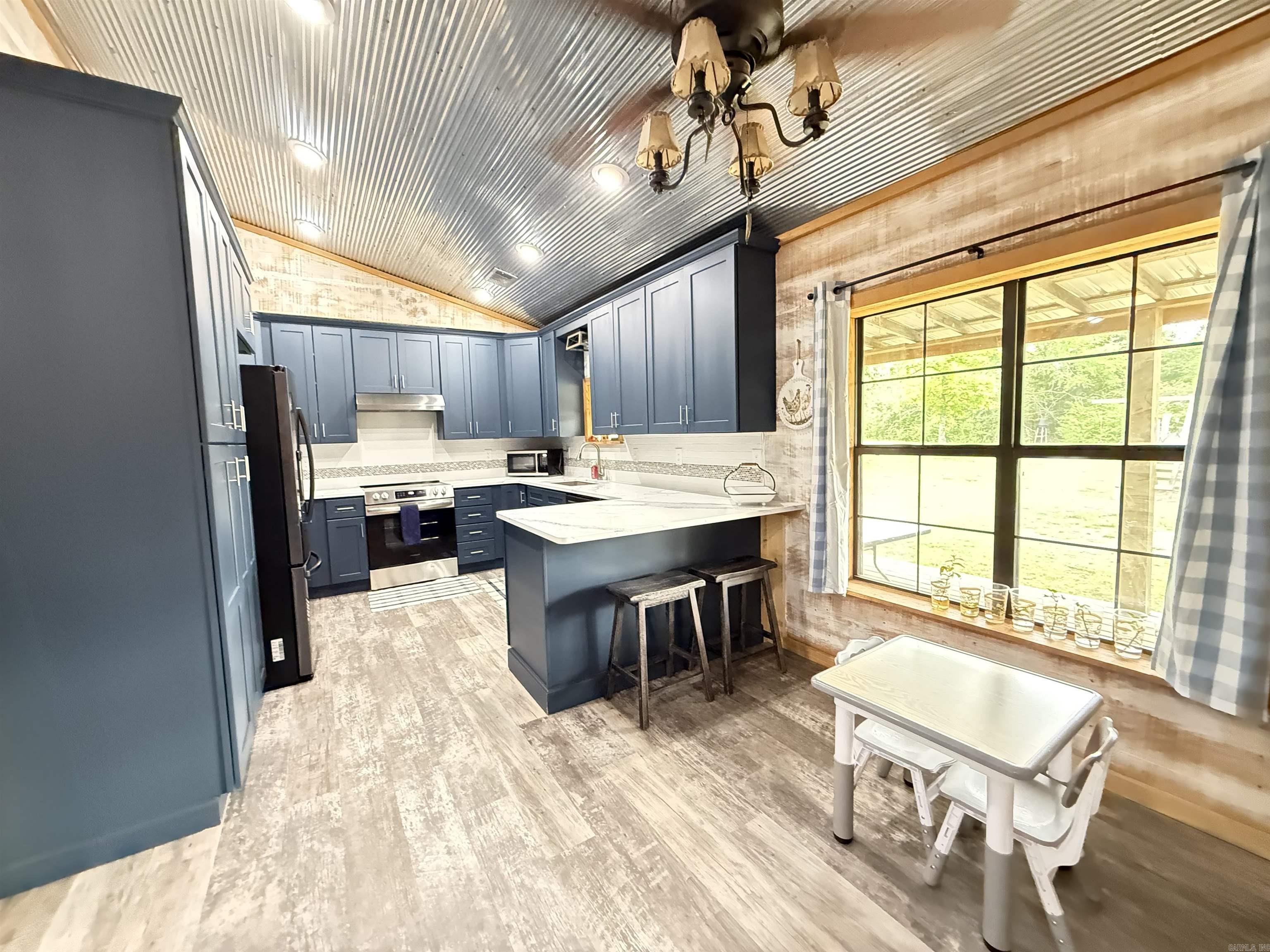 1139 Fayes Forest  Clinton, AR