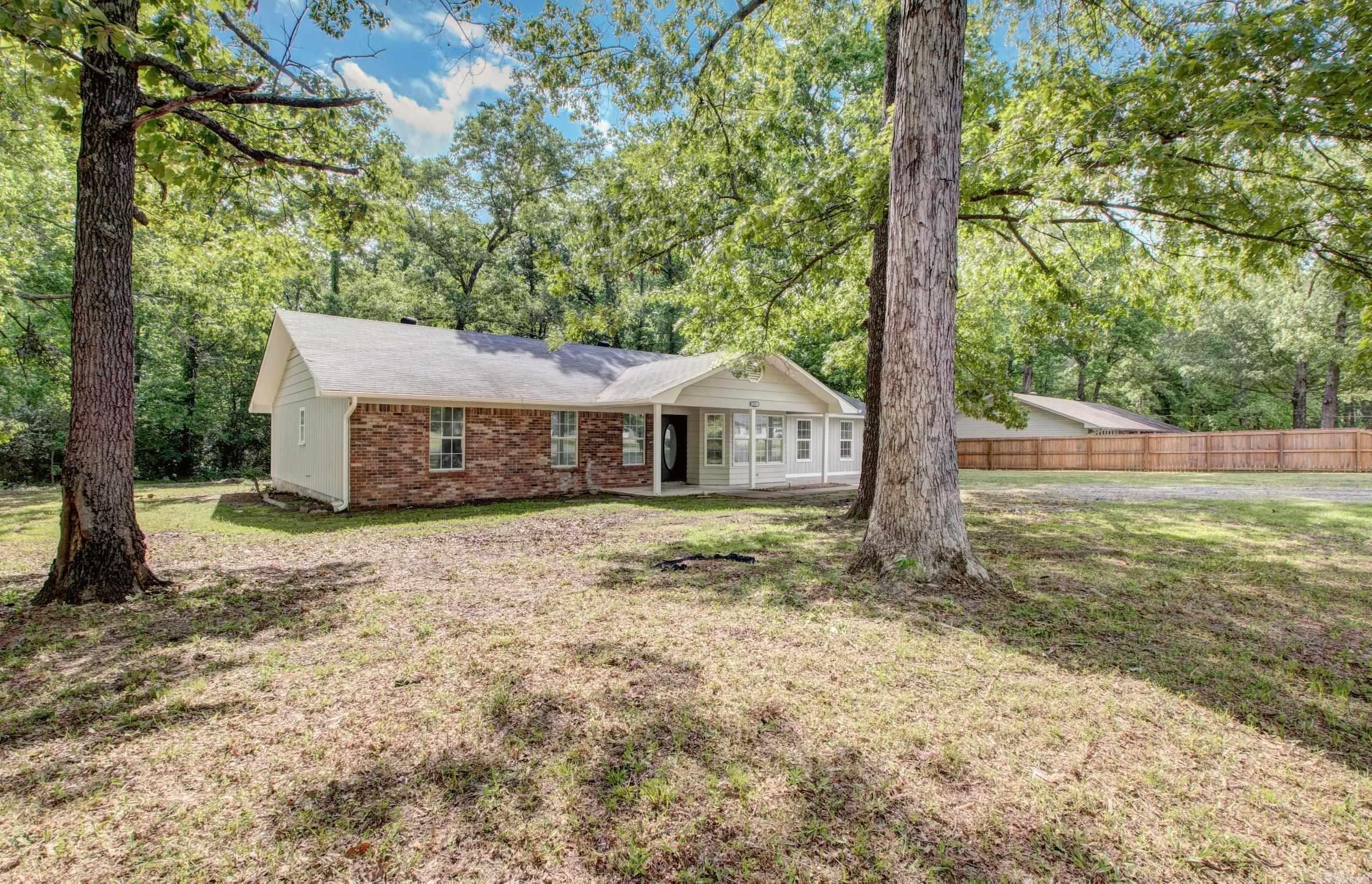 19200 Oaklawn  Little Rock, AR