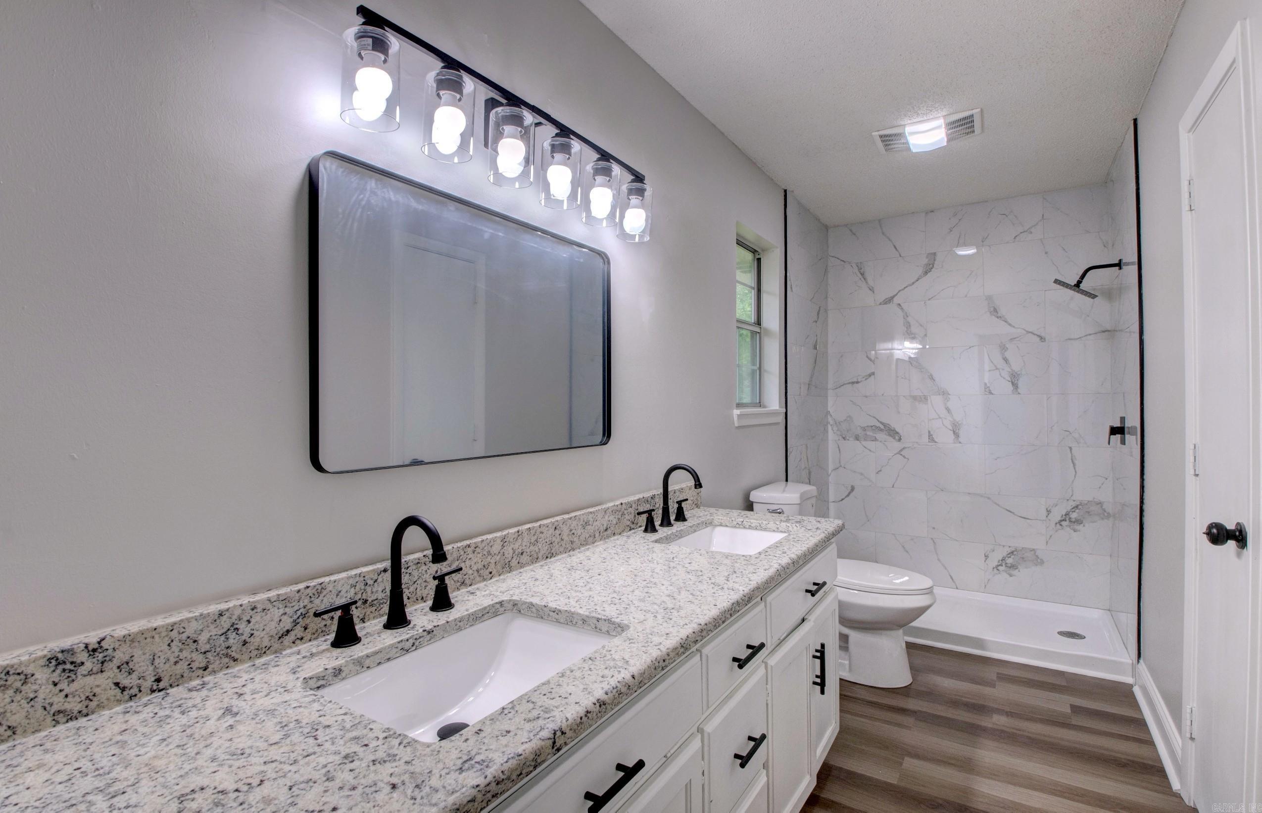 19200 Oaklawn  Little Rock, AR