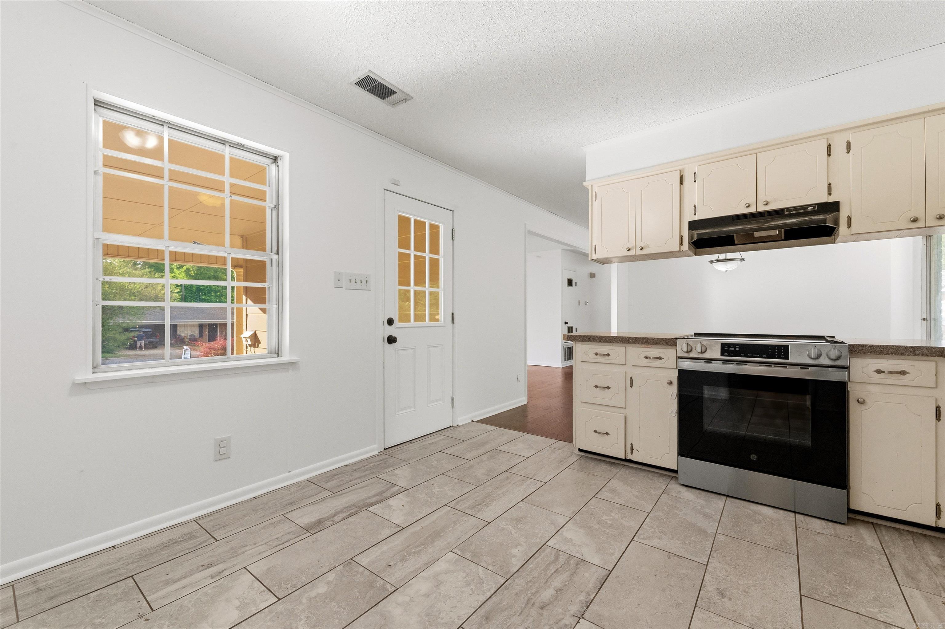 1209 Southedge  Little Rock, AR