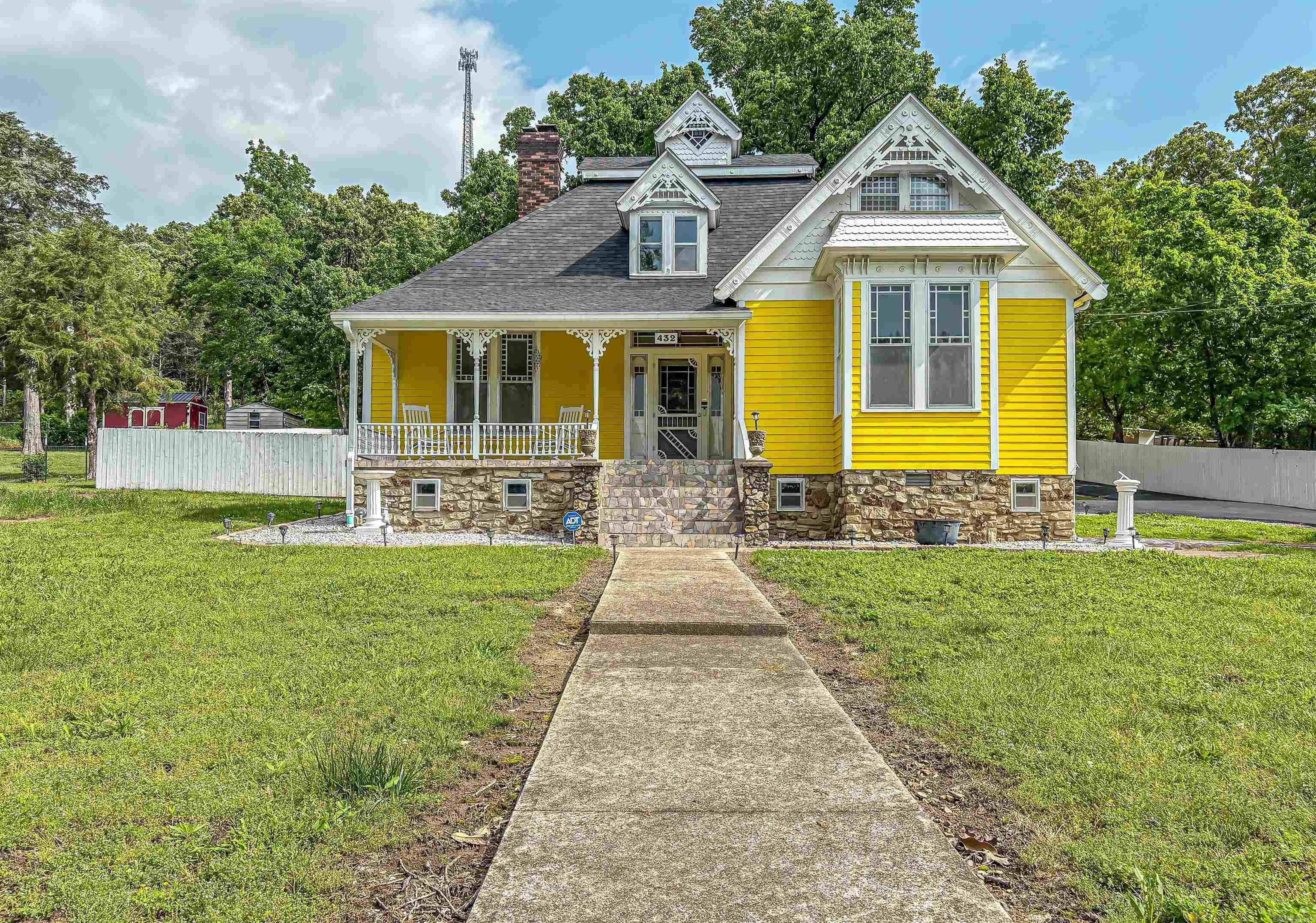 432 E Hwy 62  Yellville, AR