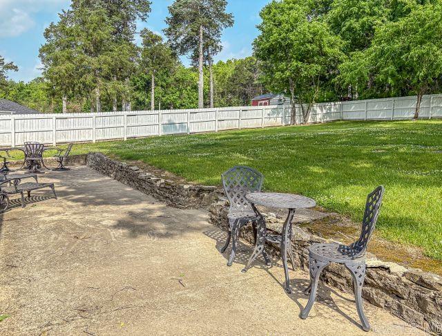 432 E Hwy 62  Yellville, AR