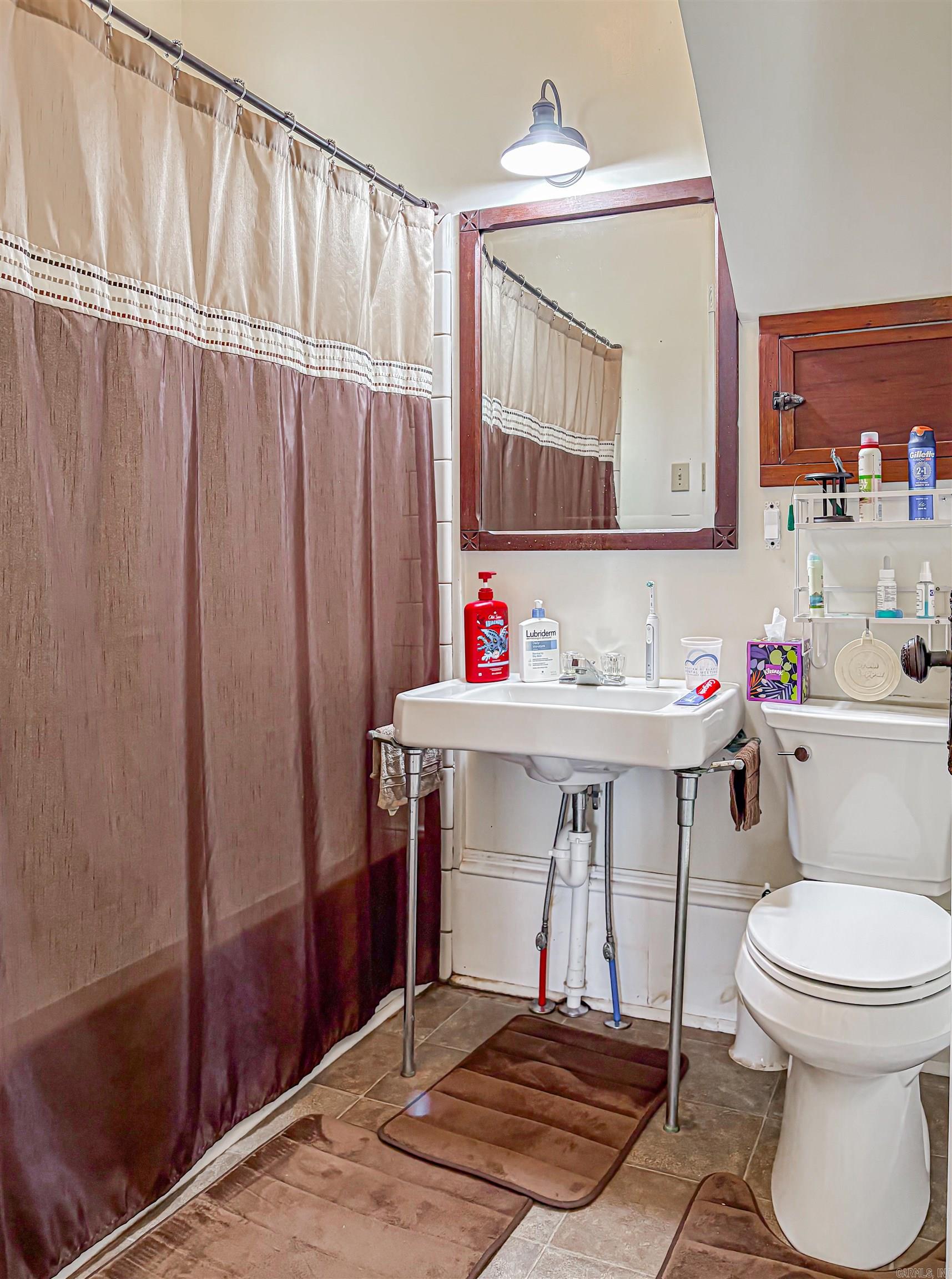 432 E Hwy 62  Yellville, AR