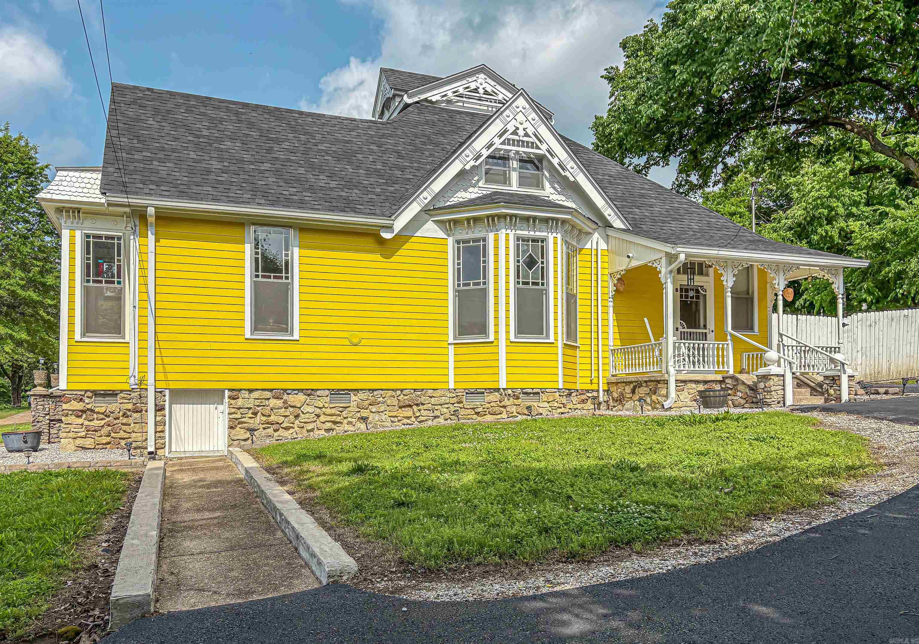 432 E Hwy 62  Yellville, AR