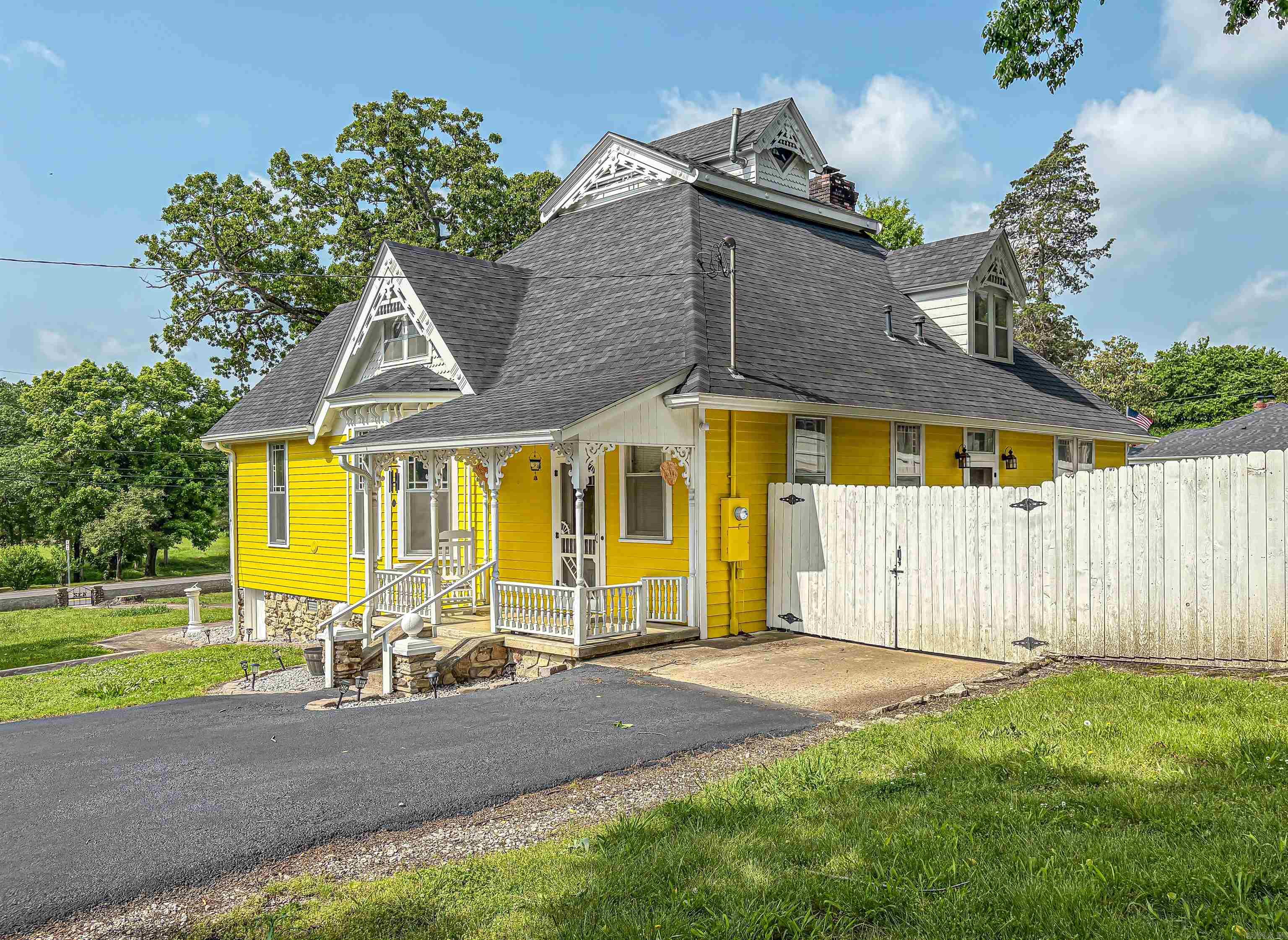 432 E Hwy 62  Yellville, AR