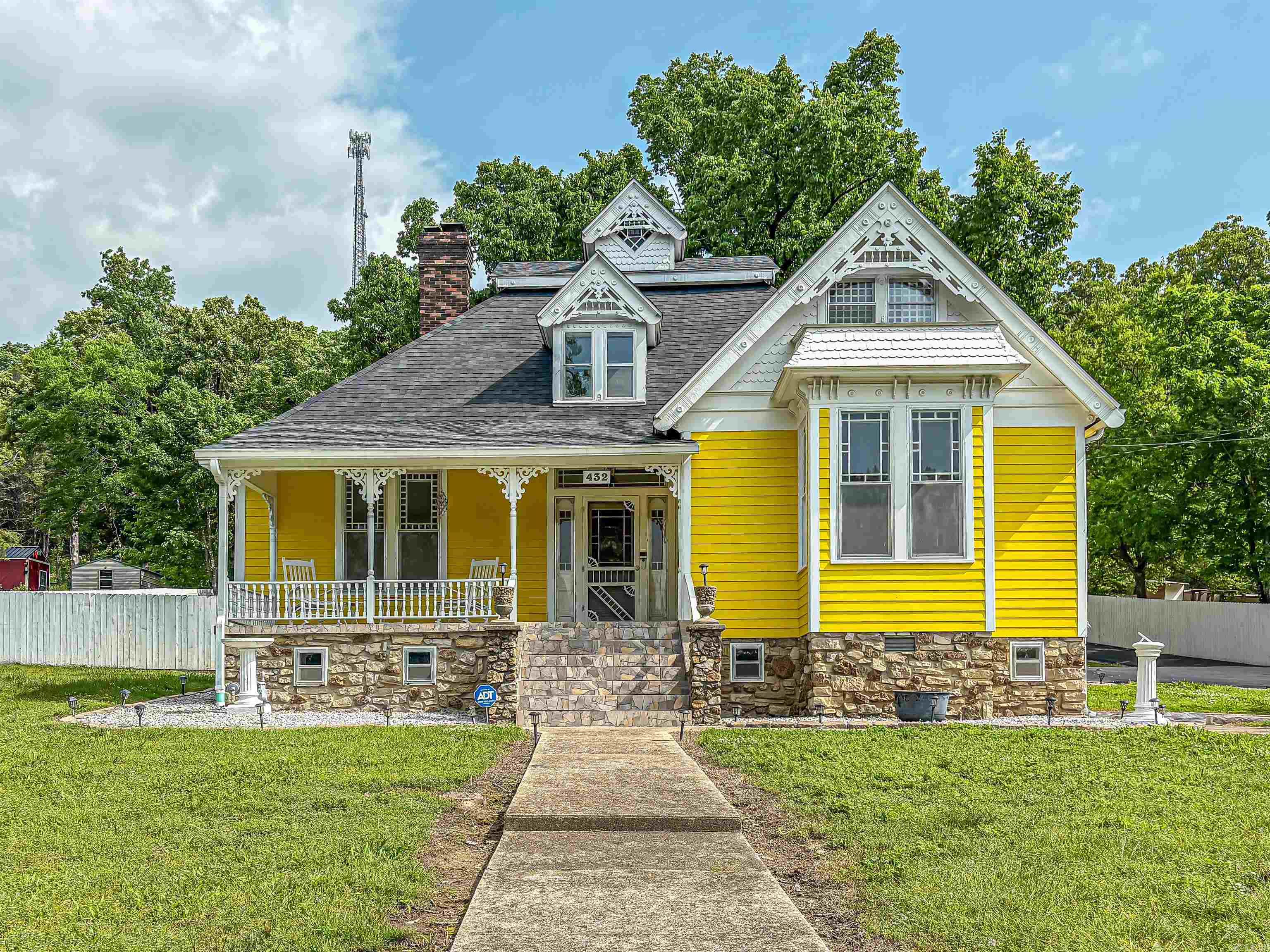 432 E Hwy 62  Yellville, AR