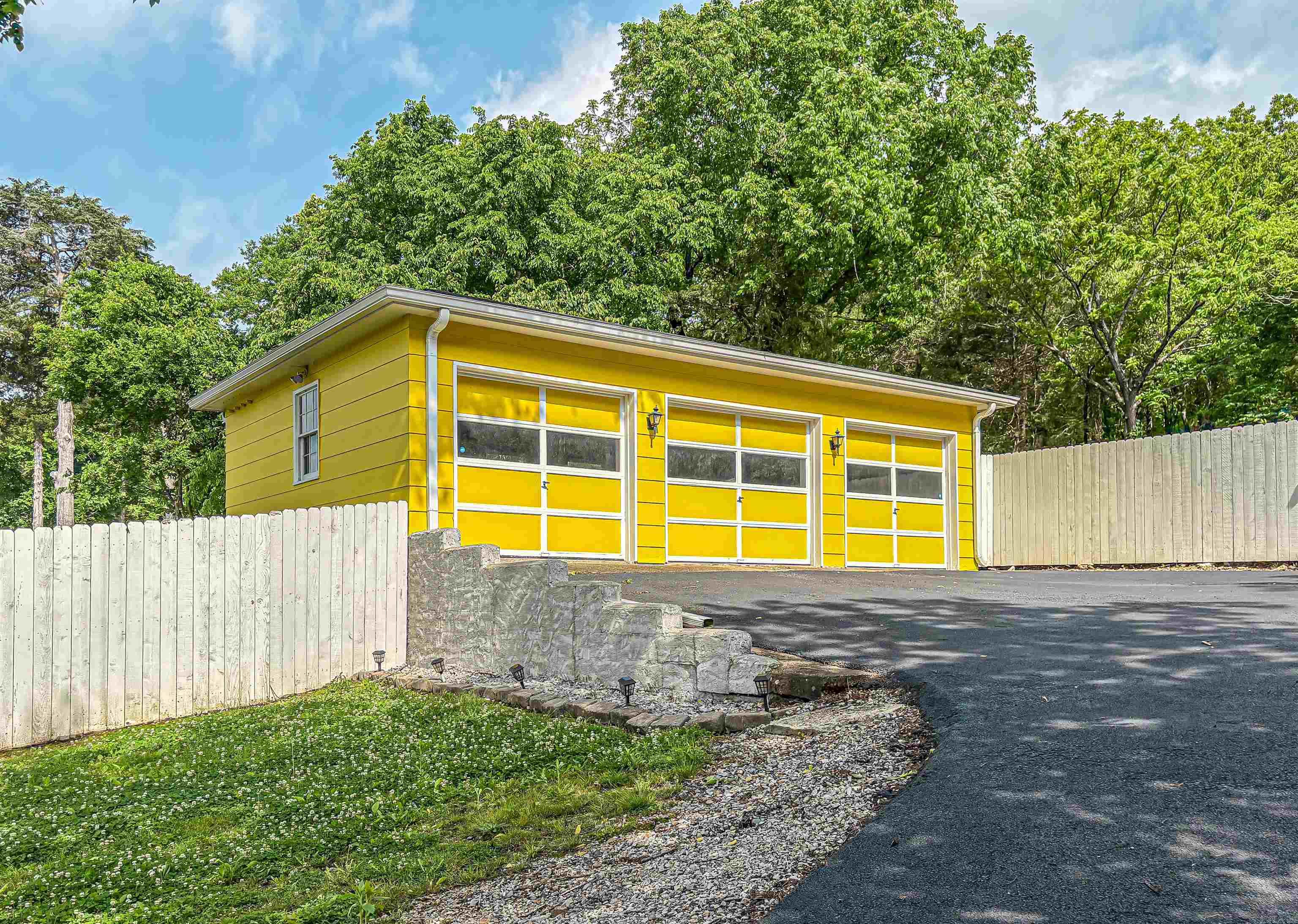 432 E Hwy 62  Yellville, AR