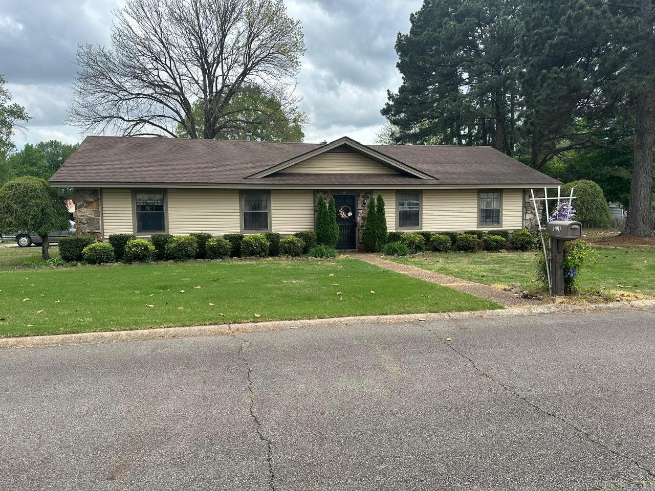 111 Hefner Street Searcy, AR 72143-7232