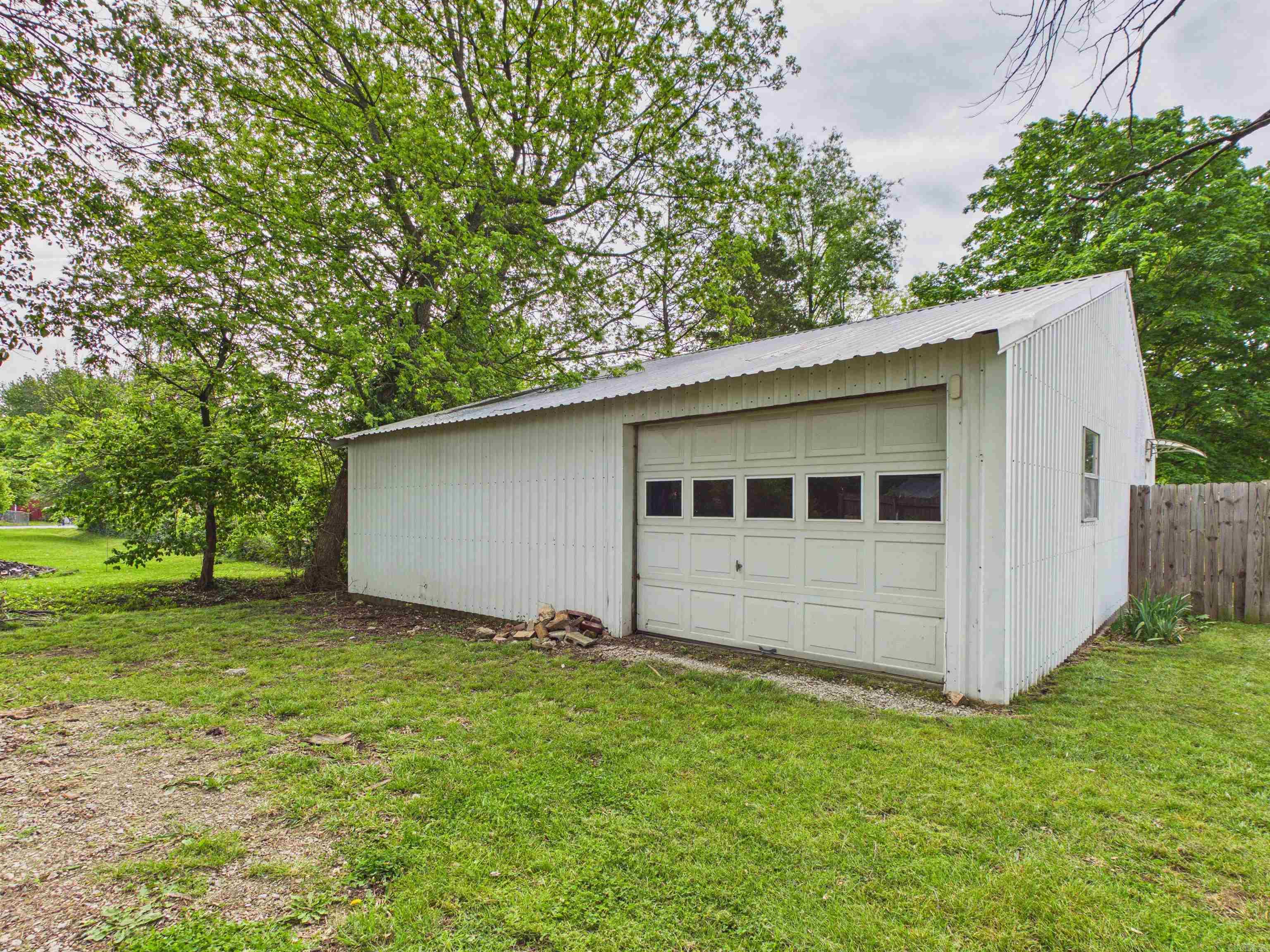 803 Springfield  Berryville, AR