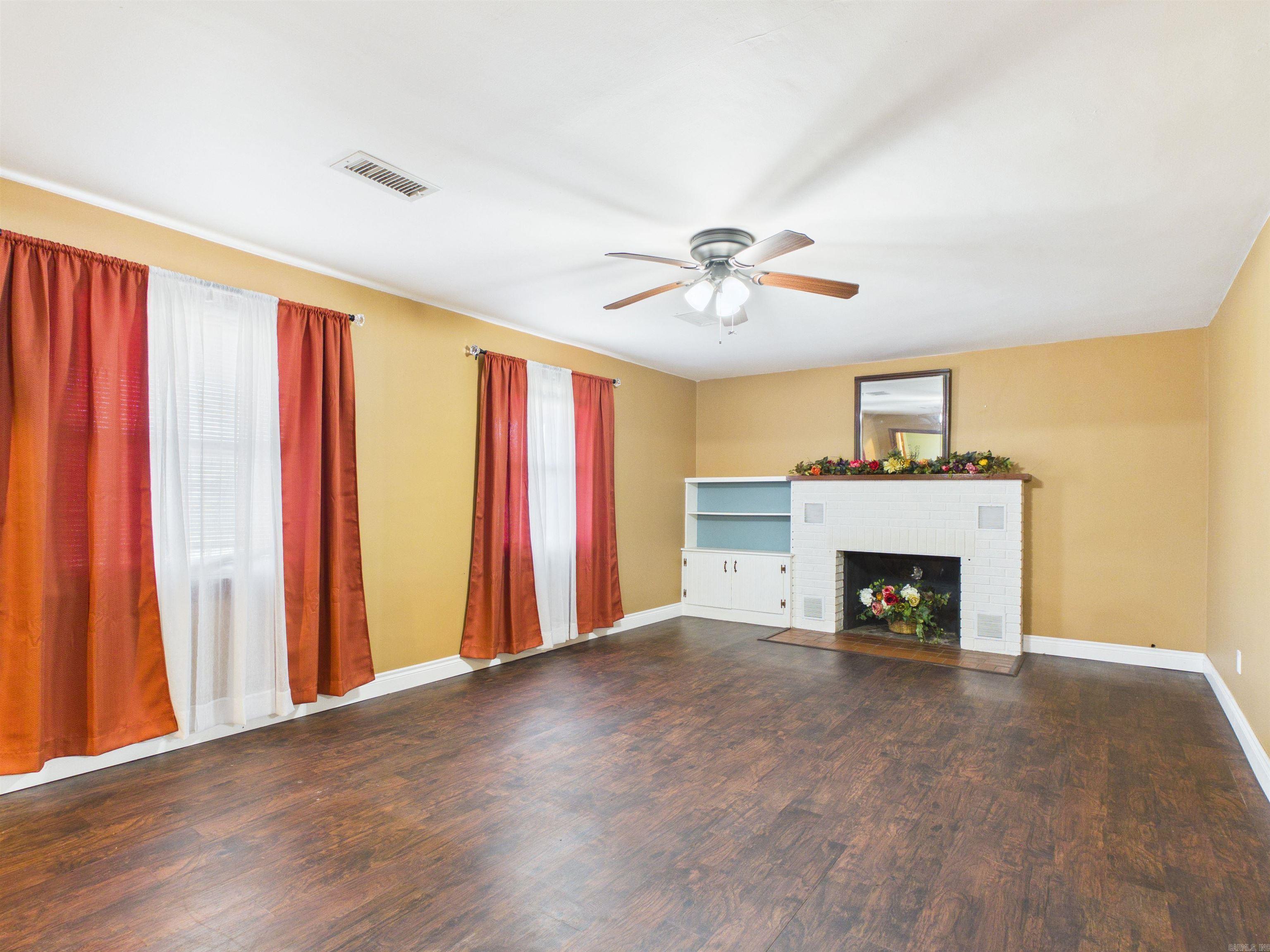 803 Springfield  Berryville, AR