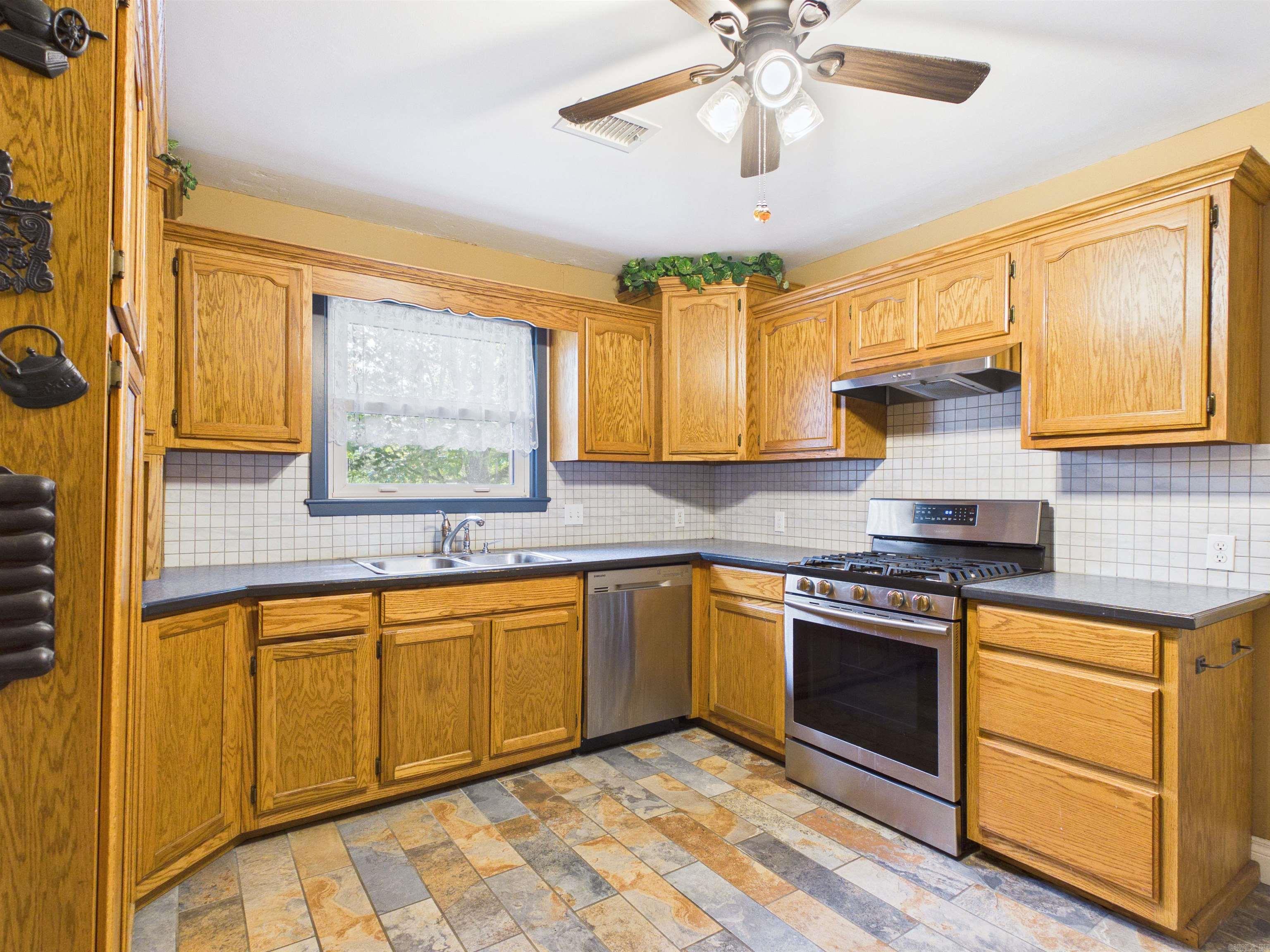 803 Springfield  Berryville, AR