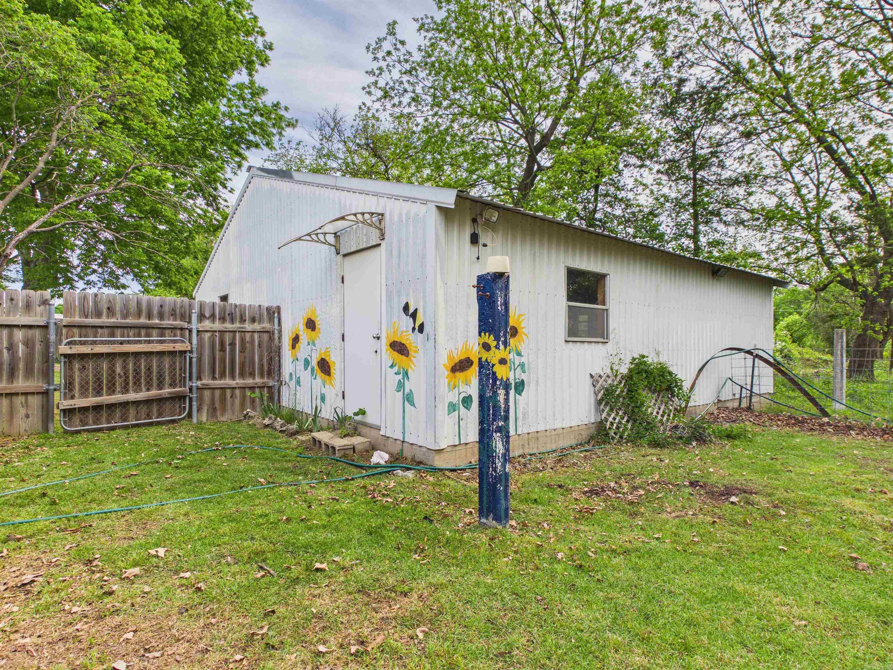 803 Springfield  Berryville, AR