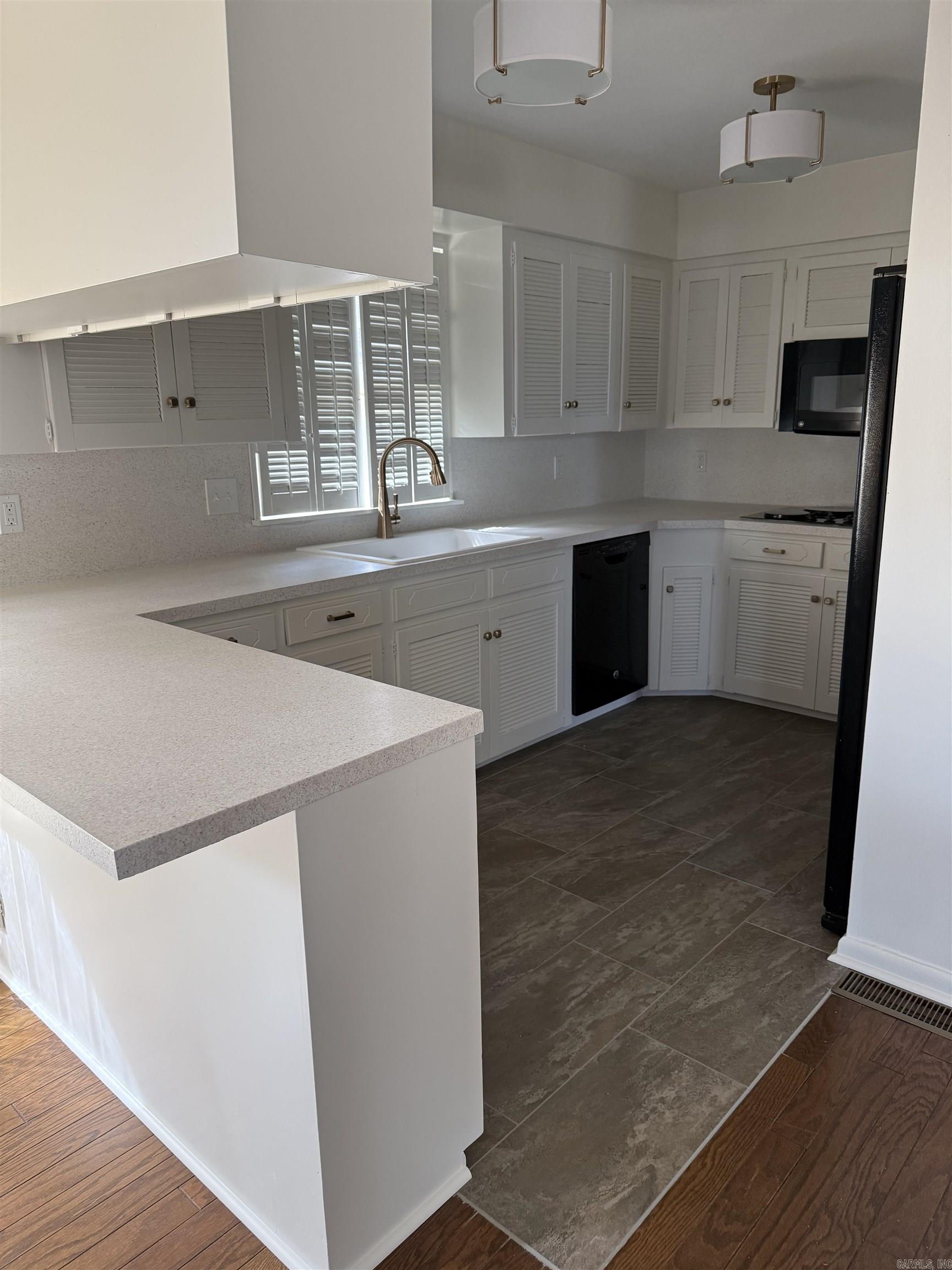 18209 Cantrell  Little Rock, AR