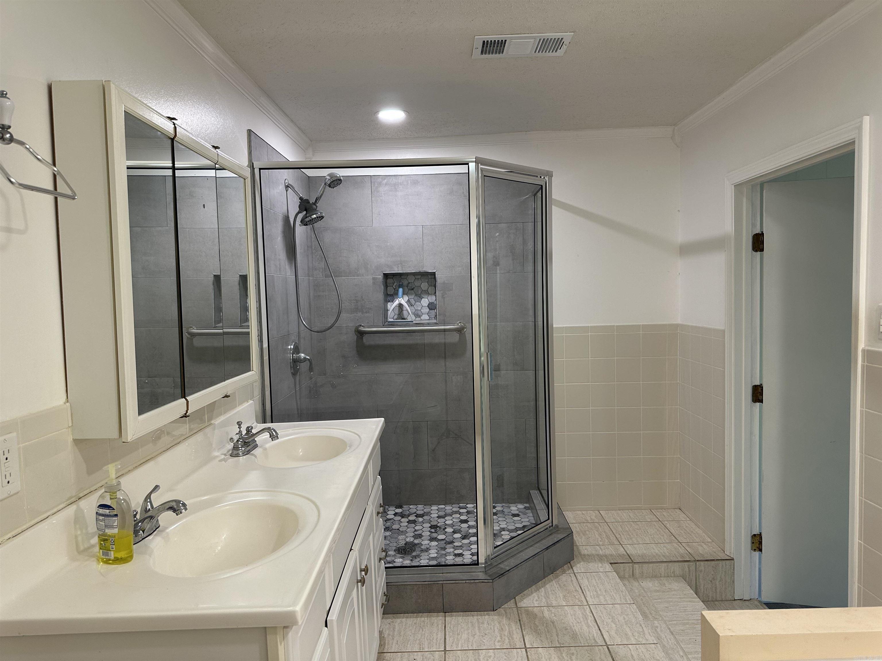 3707 Gattin  Benton, AR