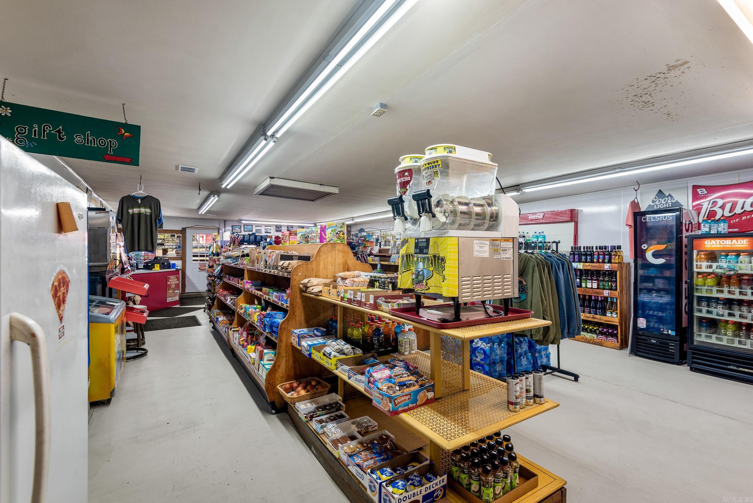 10842 S Hwy 5  Salesville, AR