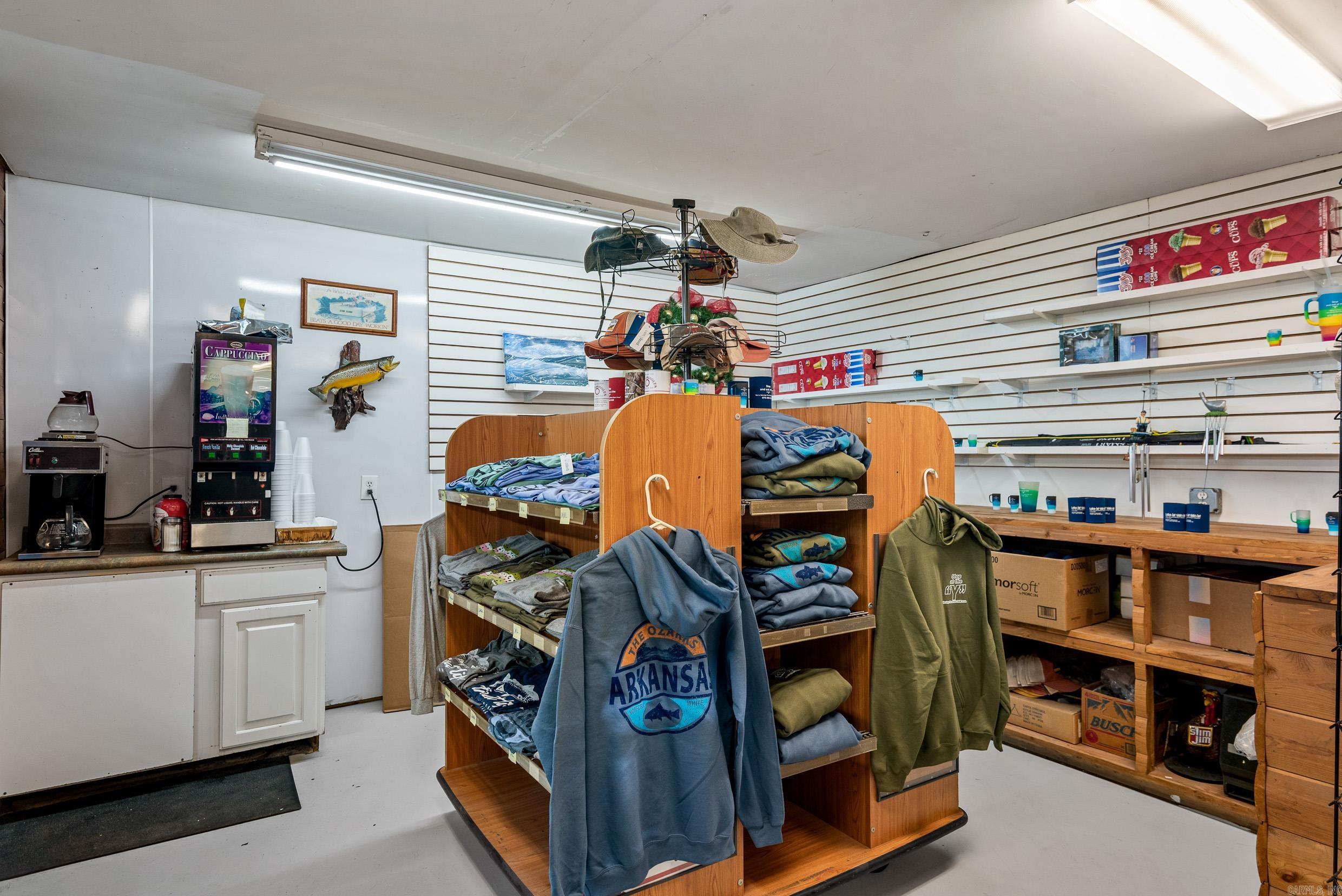 10842 S Hwy 5  Salesville, AR