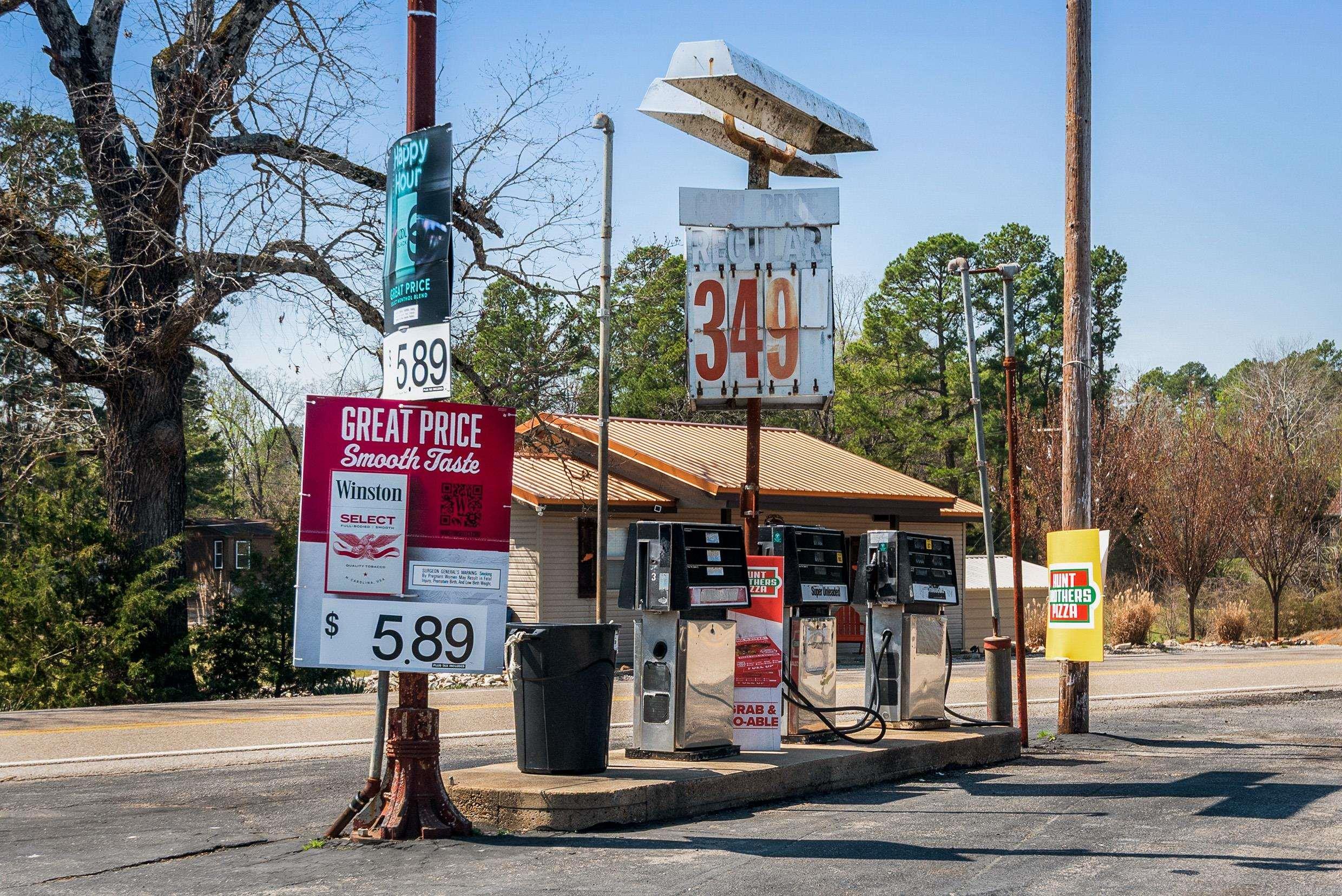 10842 S Hwy 5  Salesville, AR