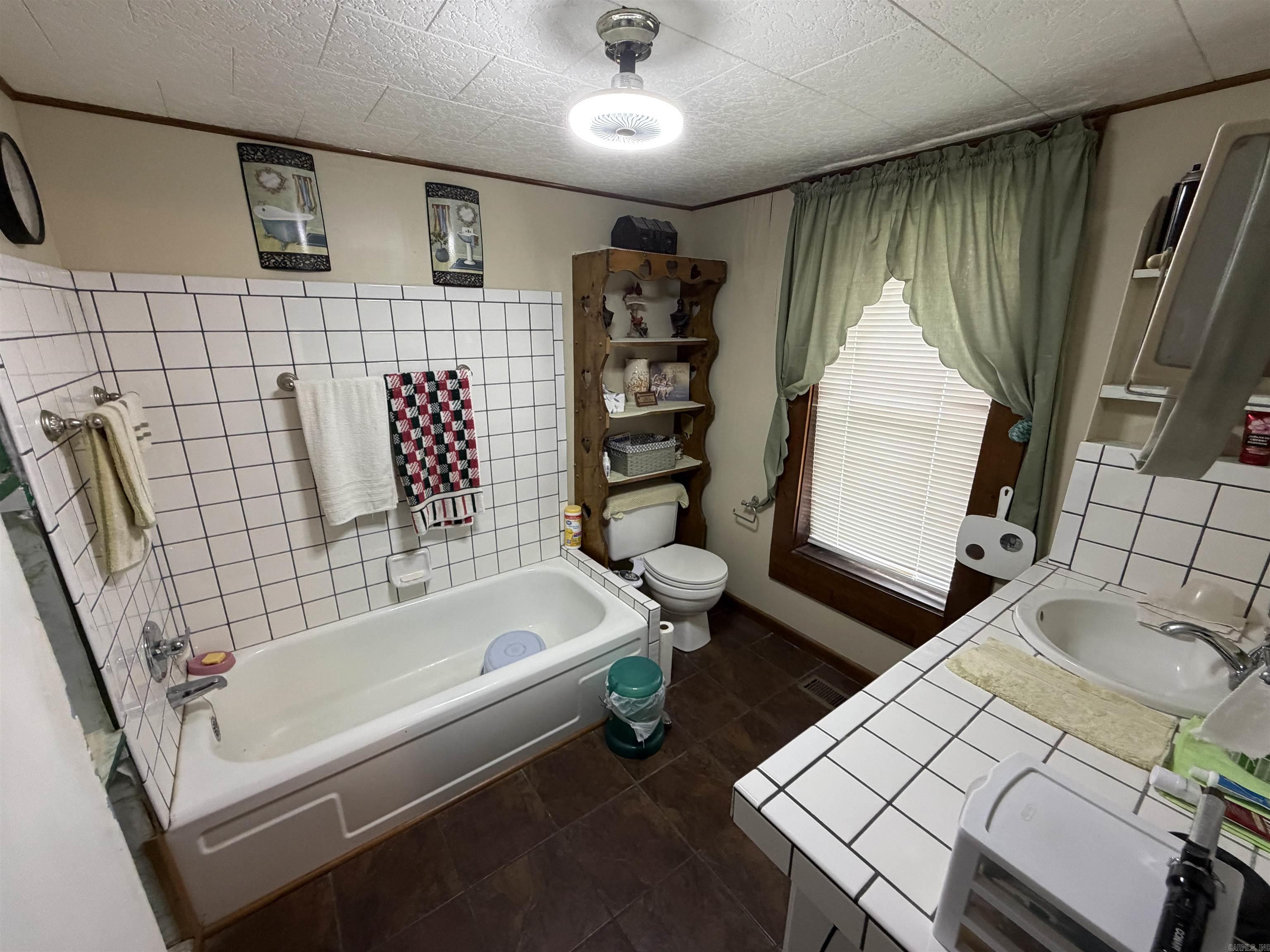 376 Highway 361  Lynn, AR