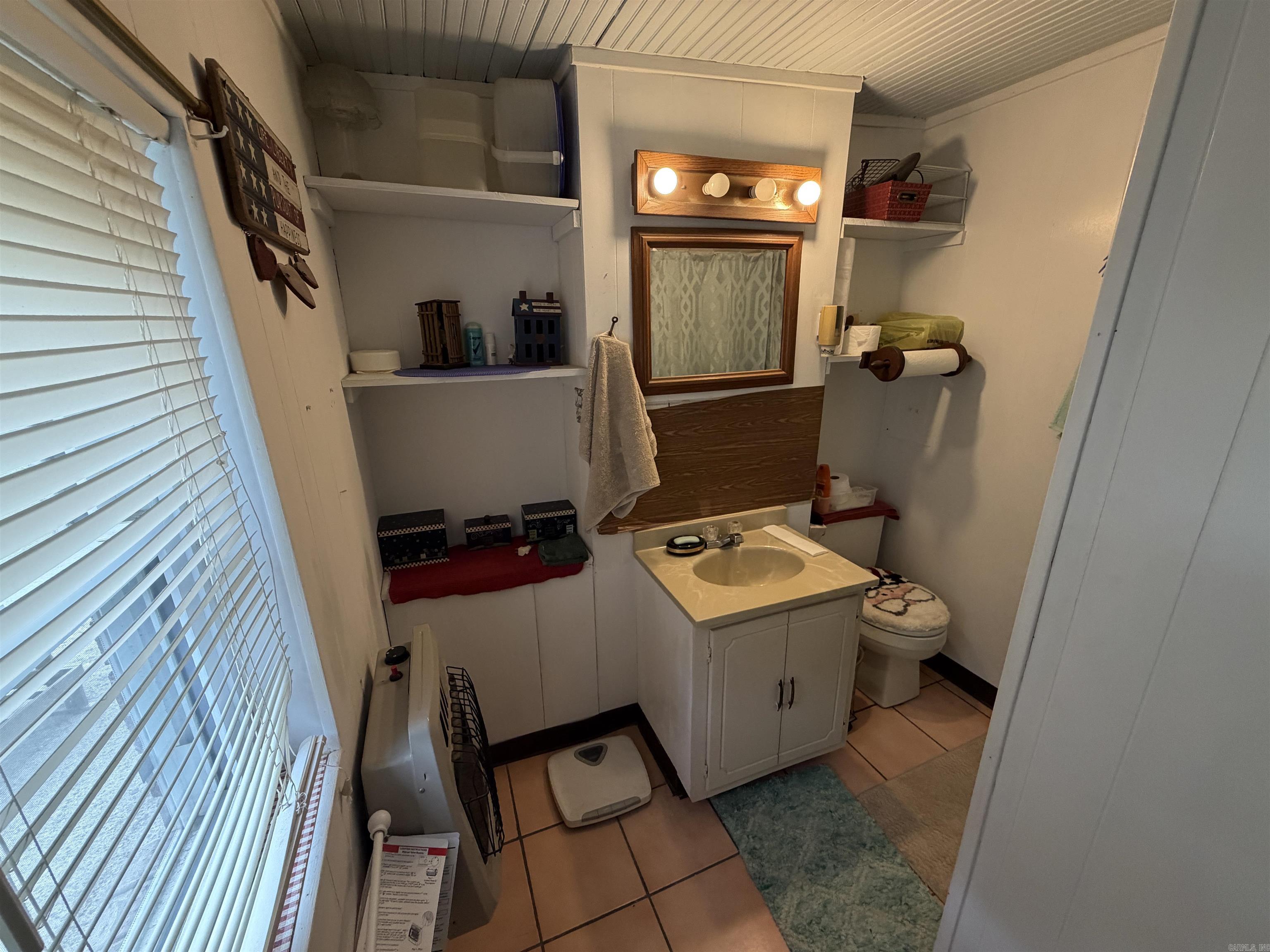 376 Highway 361  Lynn, AR