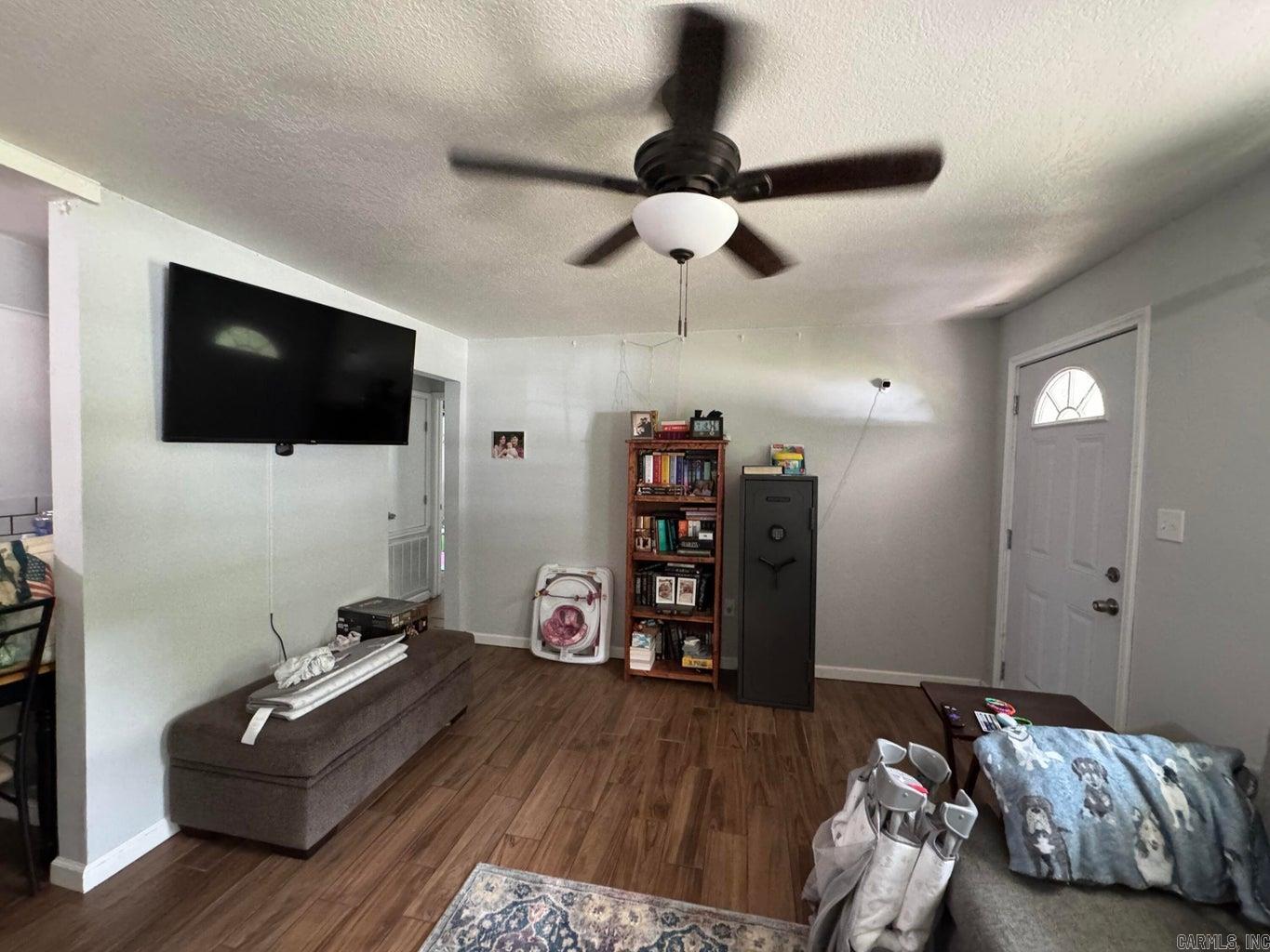 32 Pine  Evening Shade, AR