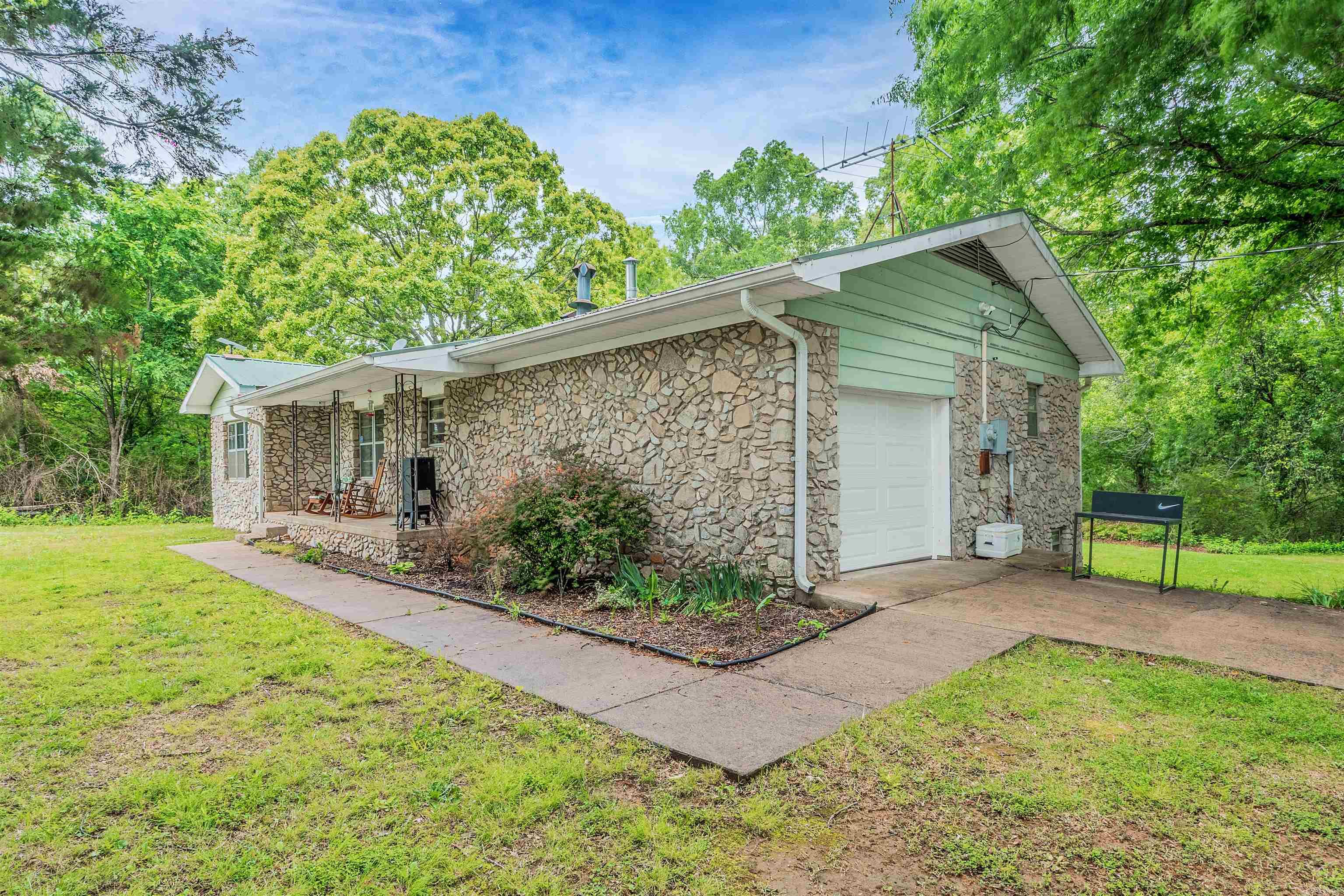 271 Highway 319 E Vilonia, AR 72173