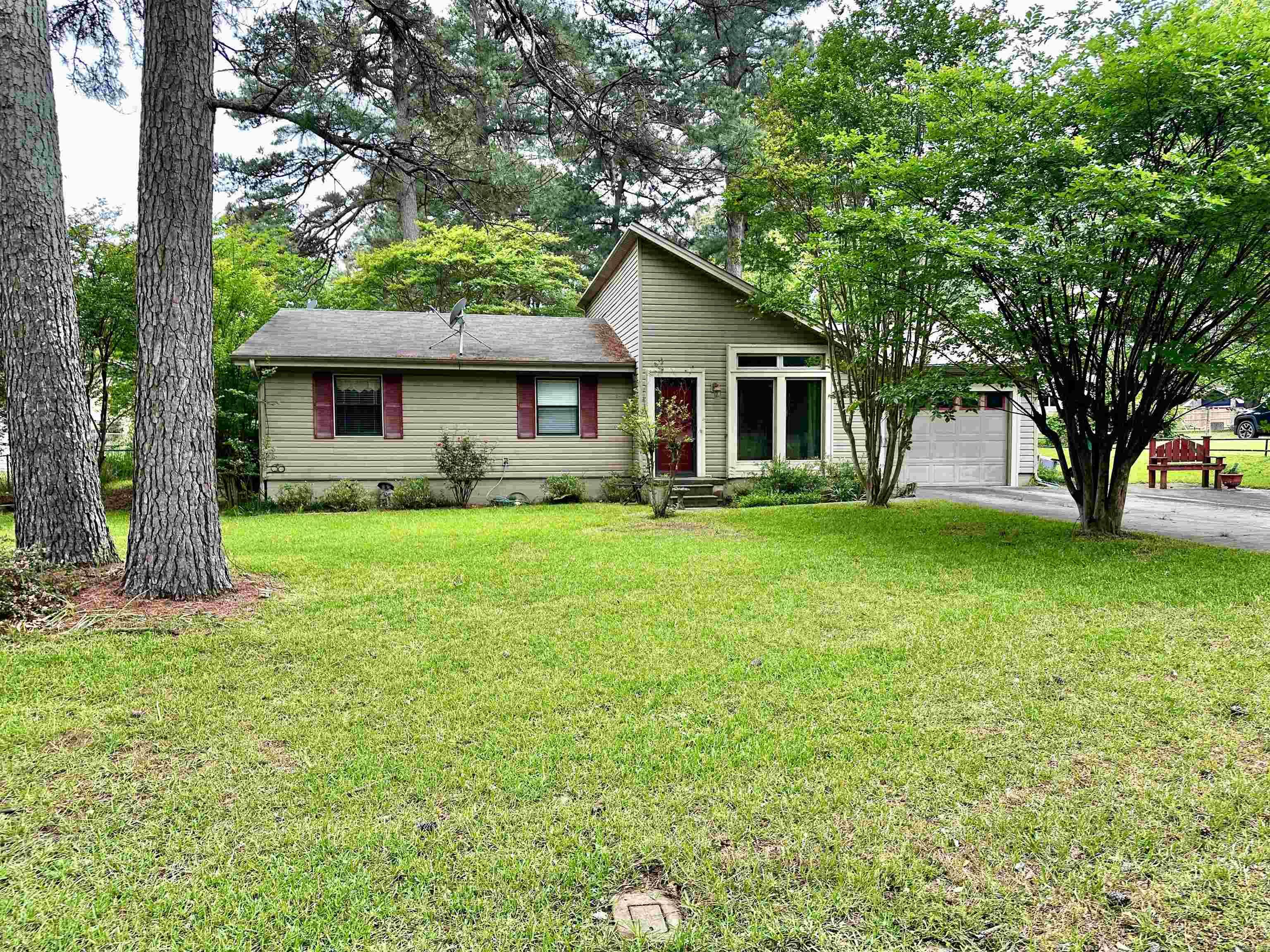 706 East  White Hall, AR