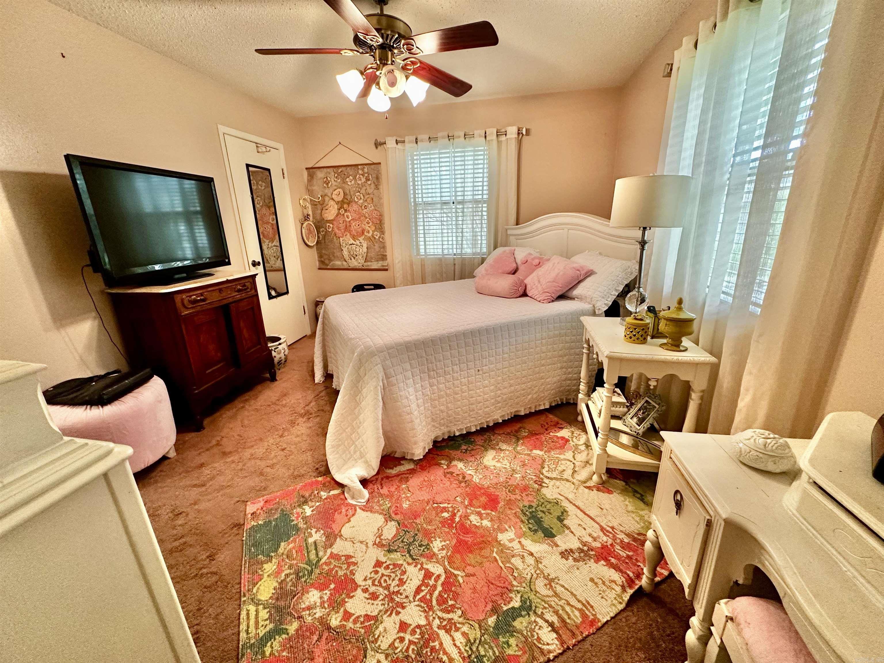 706 East  White Hall, AR