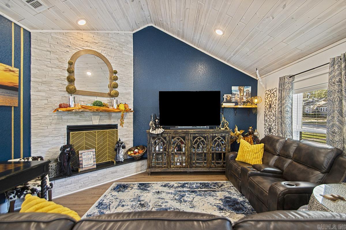 324 W North  Benton, AR