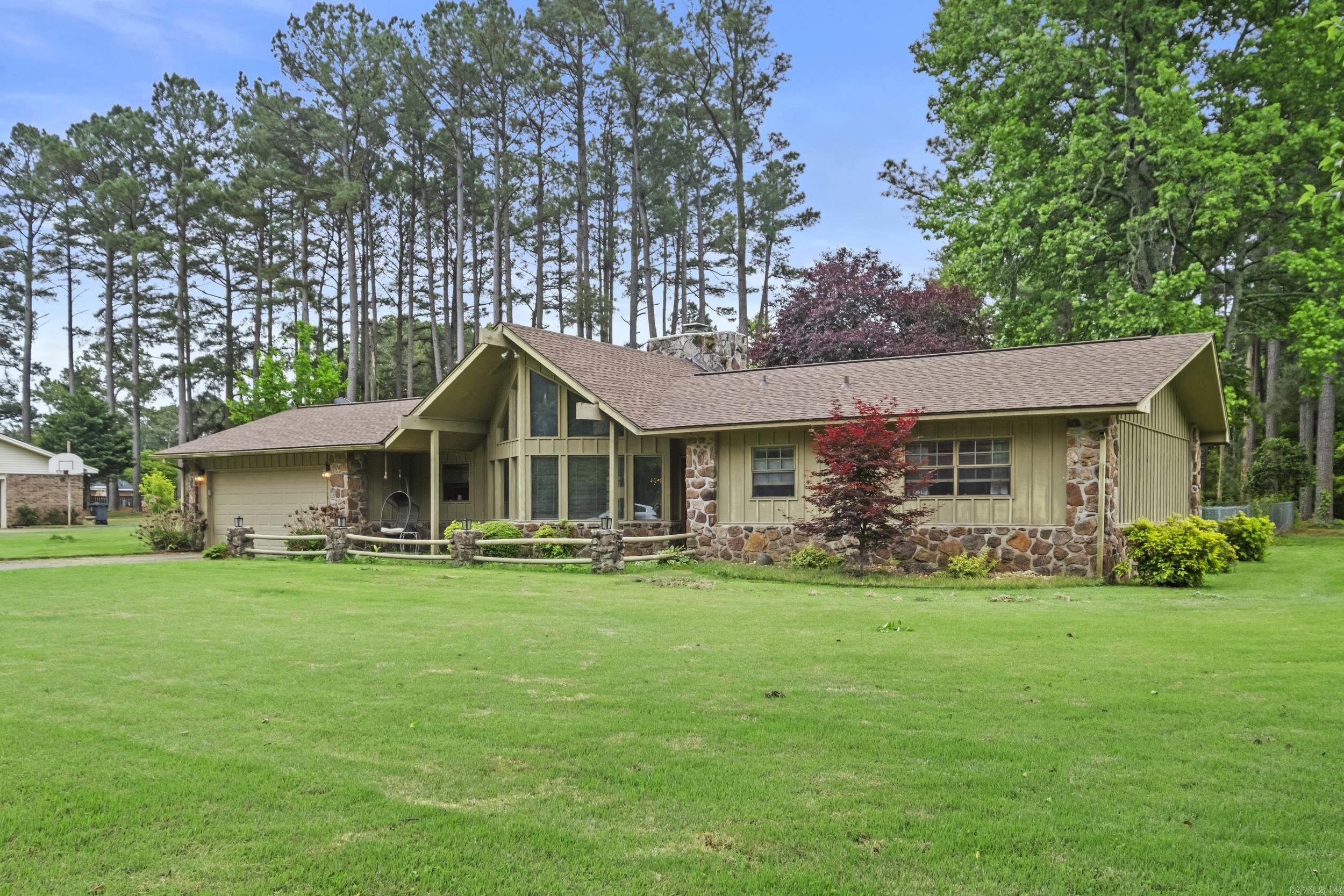 151 Pinon Searcy, AR 72143