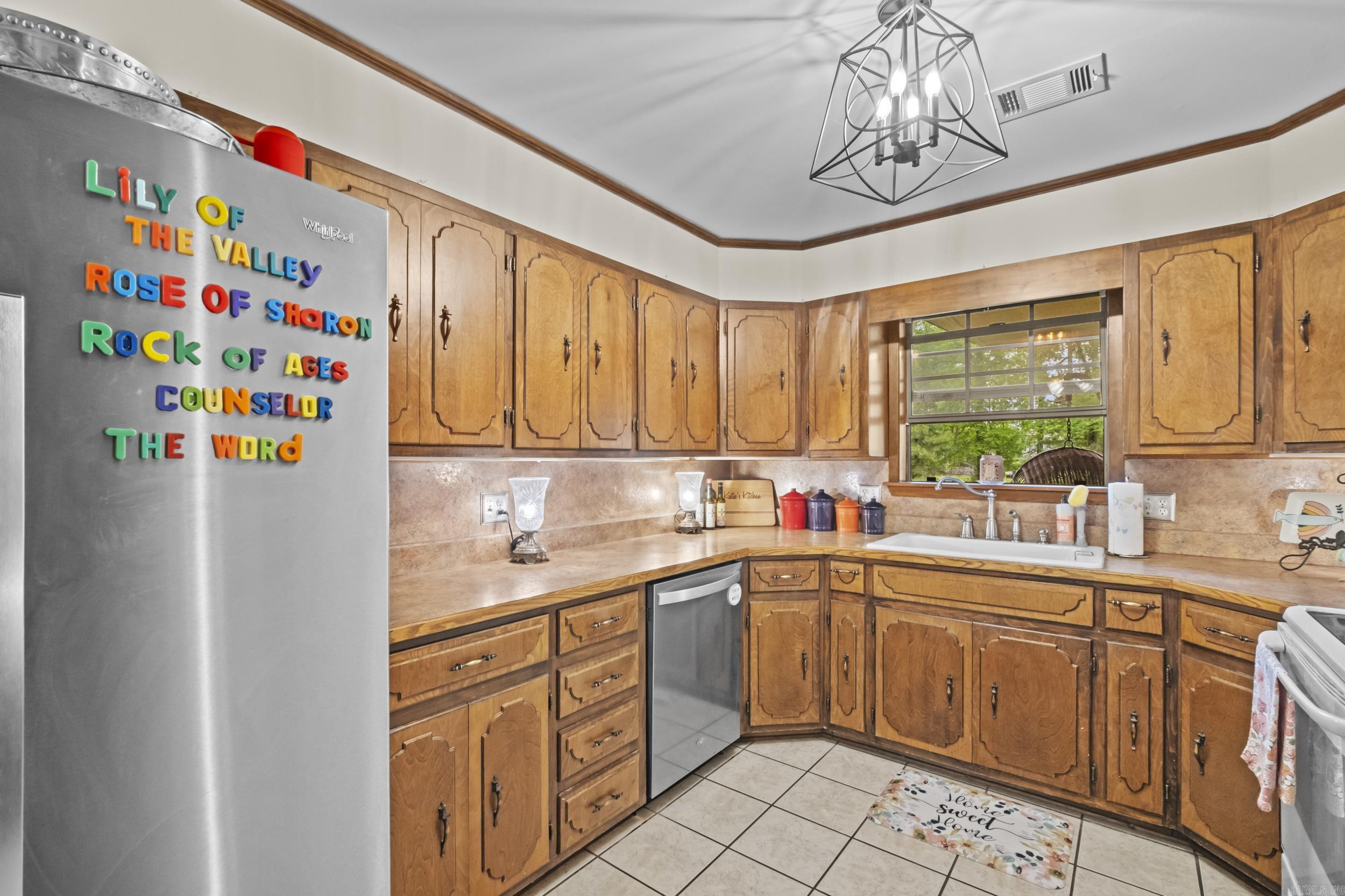 151 Pinon Searcy, AR 72143