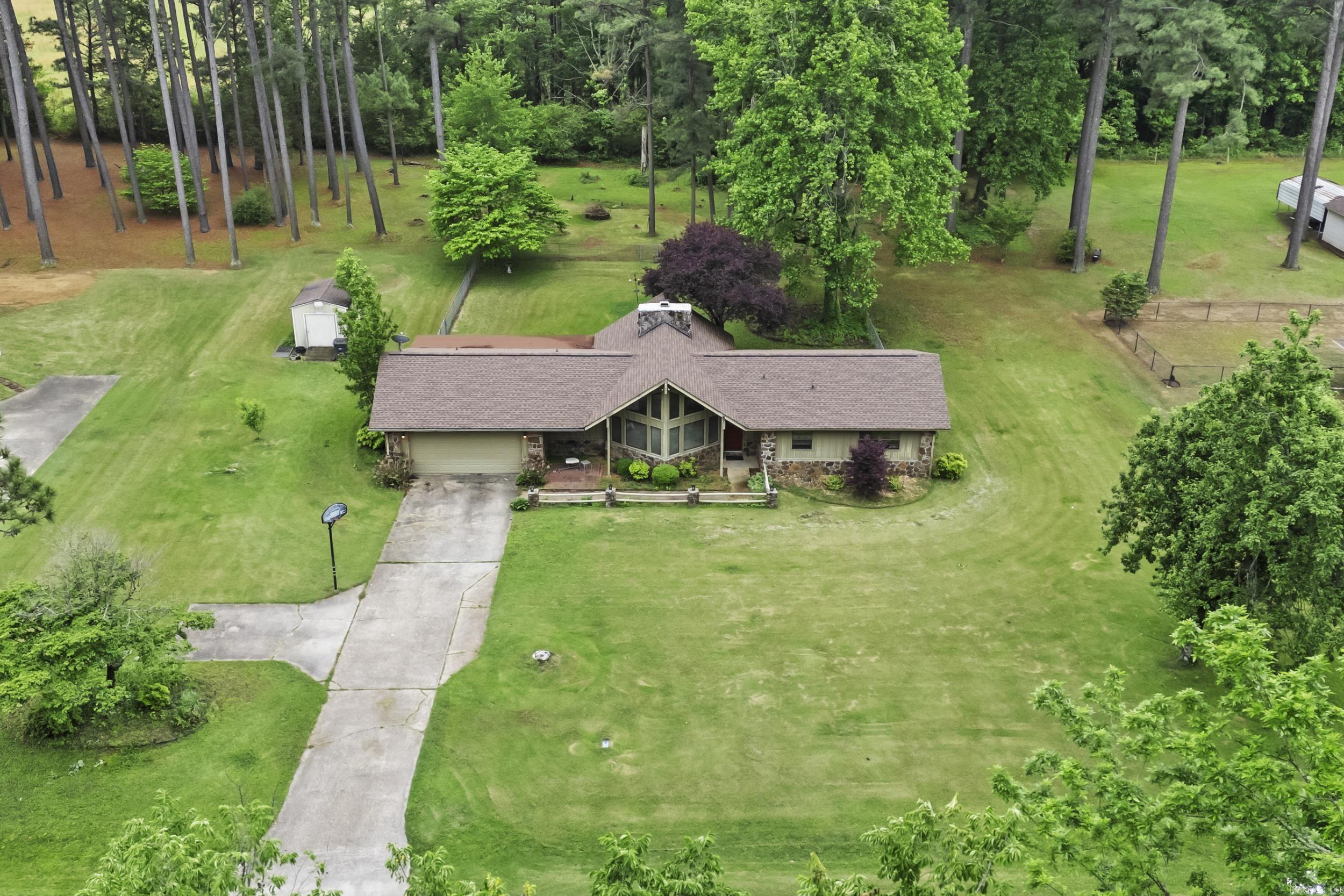 151 Pinon Searcy, AR 72143