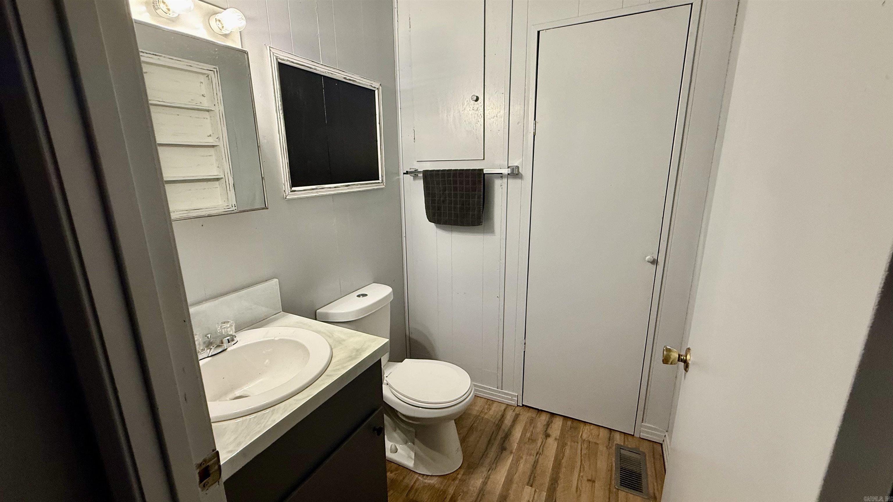 25 Shoreline  Mayflower, AR