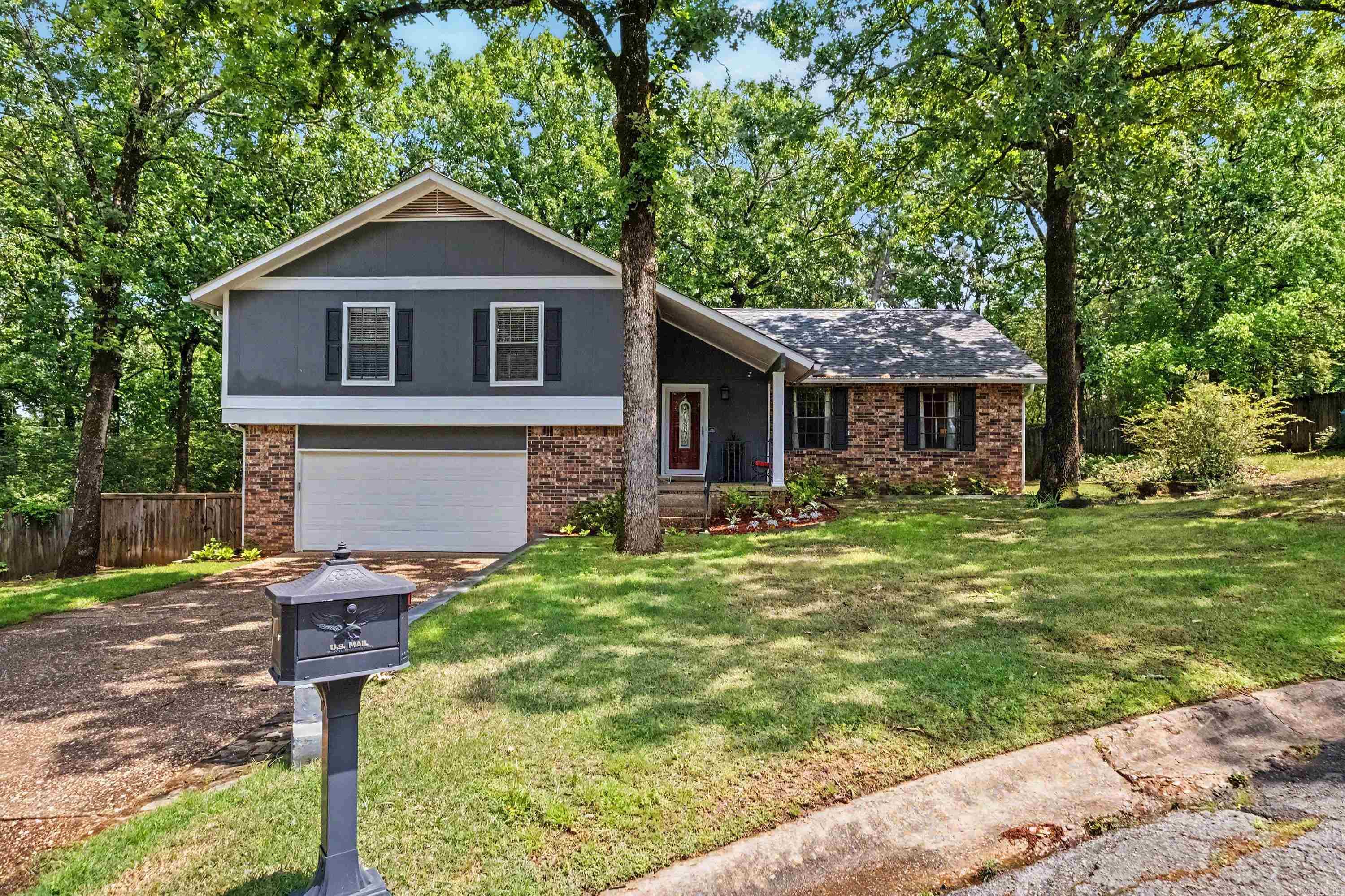 7 Amber  Little Rock, AR