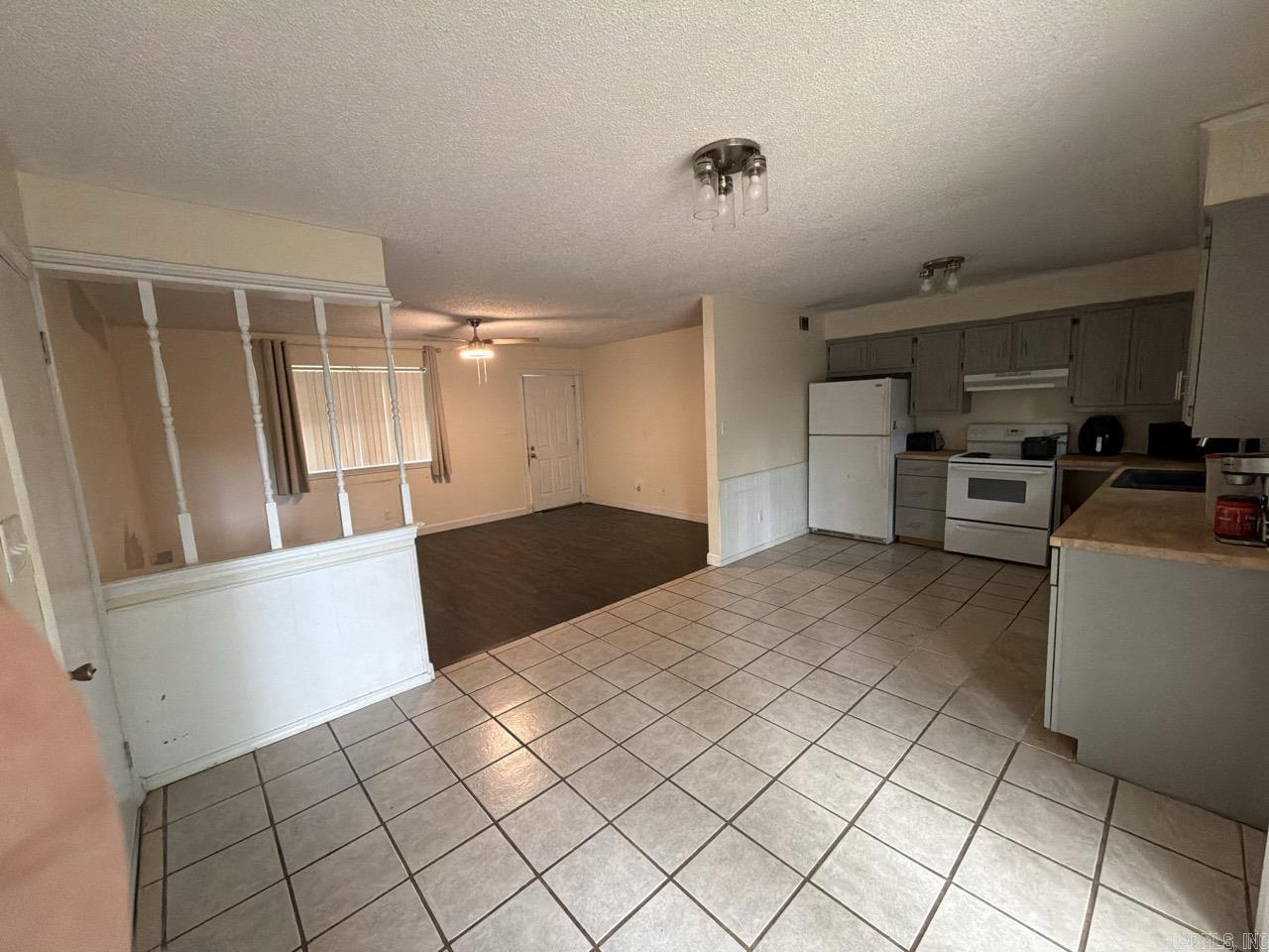 2112 E 14th  Russellville, AR