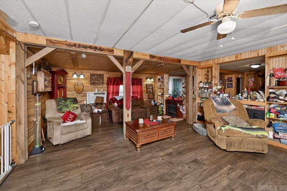 581 Pinewood  Clinton, AR