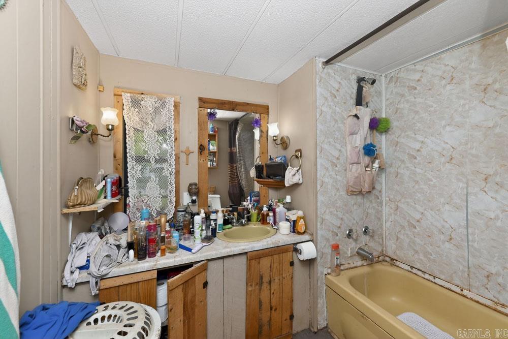 581 Pinewood Road Clinton, AR 72031-0000