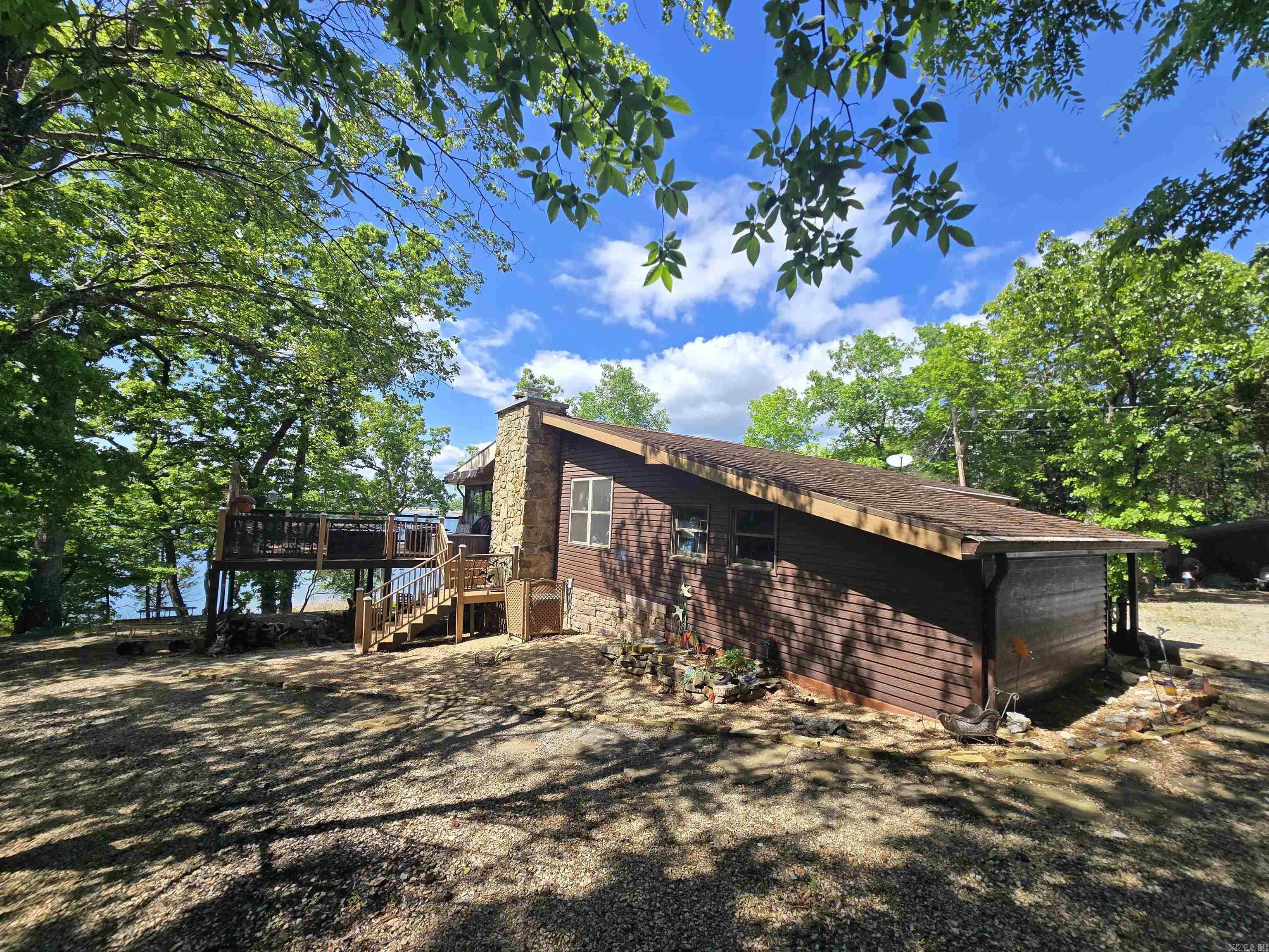 1535 MC 142  Oakland, AR