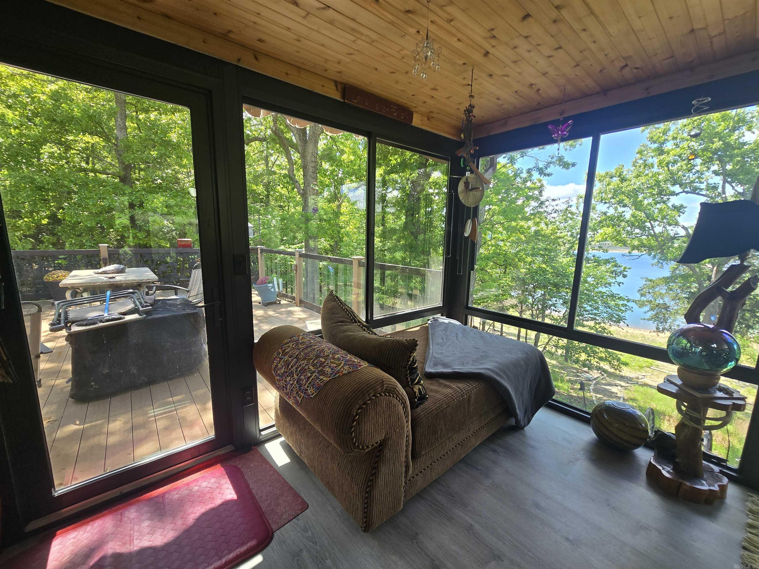 1535 MC 142  Oakland, AR